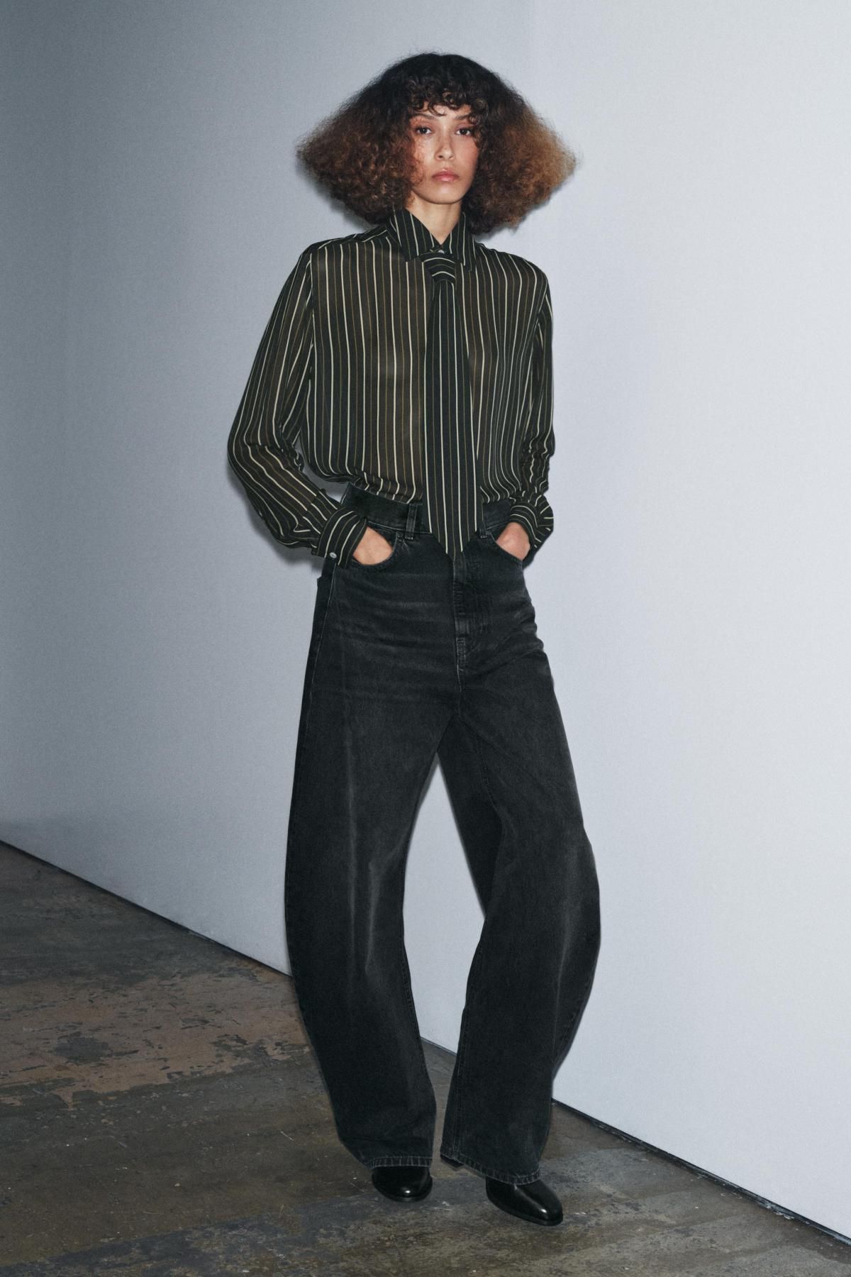 자라 하이웨이스트 와이드 블랙 데님 팬츠 6840/296 BLACK - 상세 이미지 2