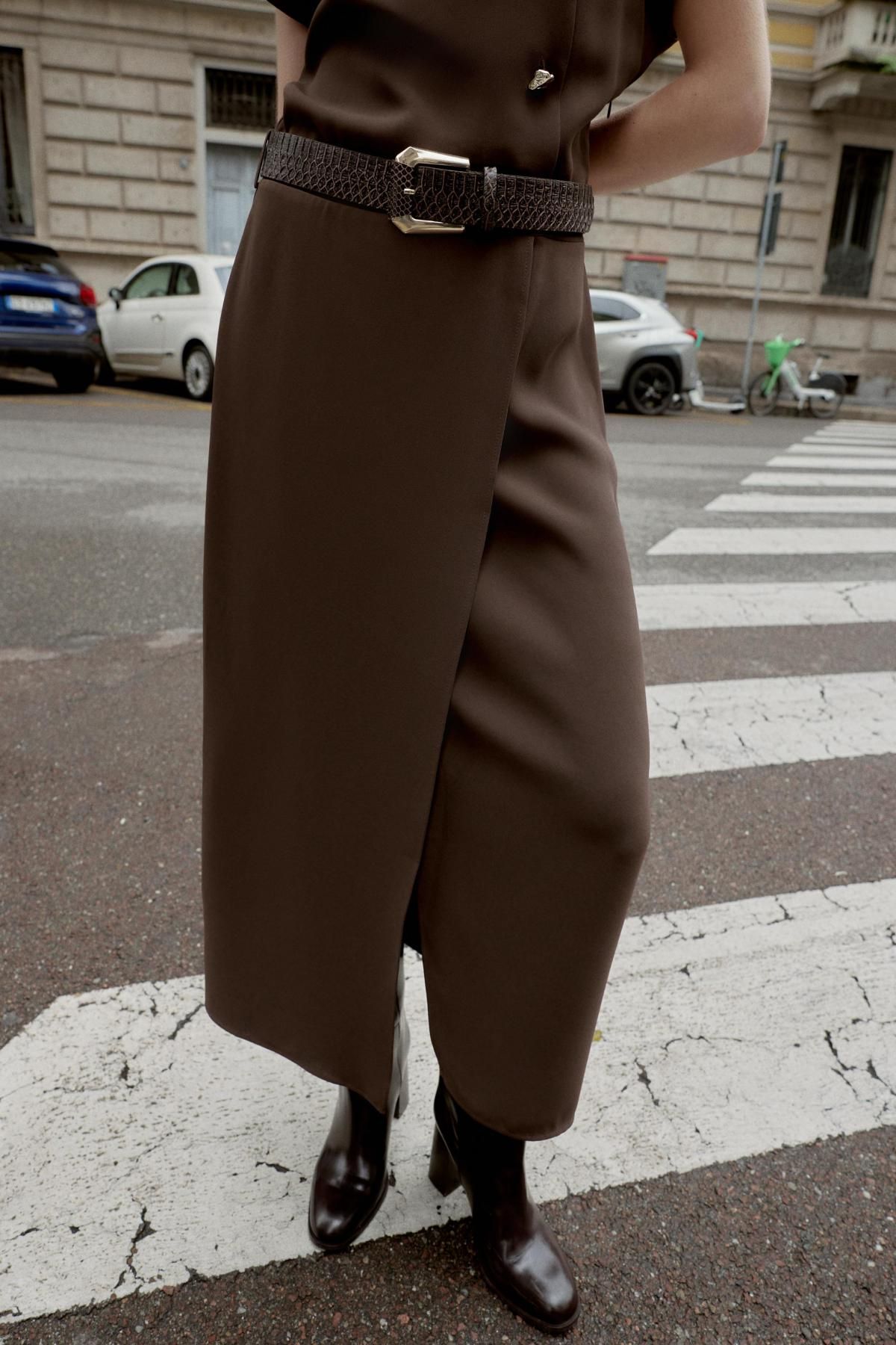 자라 벨티드 골드버튼 하이넥 미디 원피스 9696/572 BROWN - 상세 이미지 5