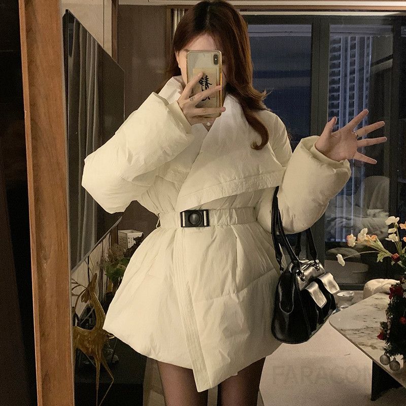 여성 빅카라 벨티드 숏패딩 점퍼 빅사이즈 도톰한 겨울 아우터 데일리 오피스 하객룩 루즈핏 오버핏 스타일링 - 상세 이미지 5