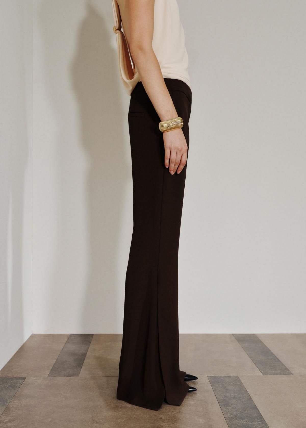 망고 트렌디 슬릿 플레어 팬츠 17049117 MARRON - 상품 이미지