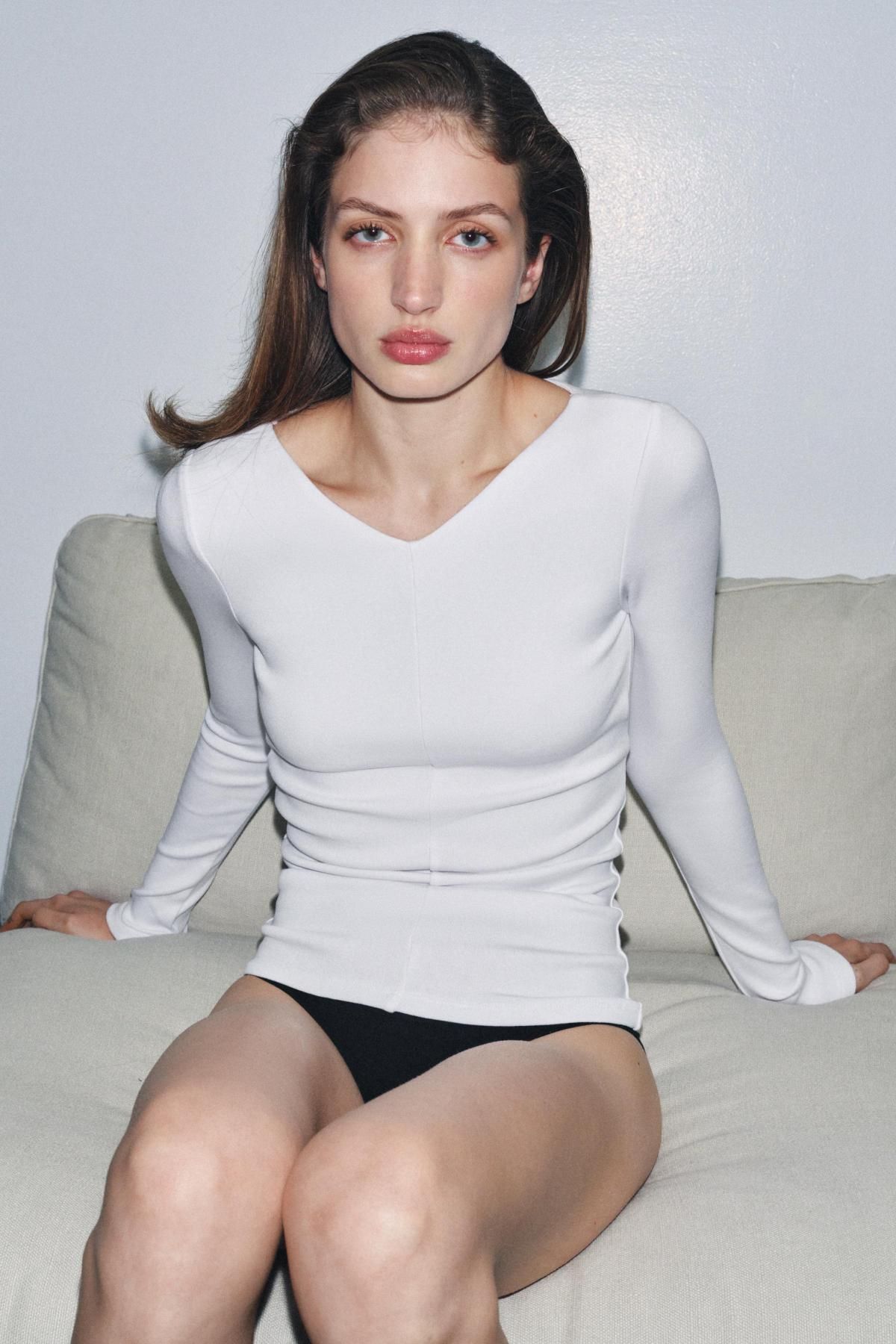 자라 슬림핏 브이넥 긴팔 티셔츠 코튼 화이트 4174/761 WHITE - 상세 이미지 2