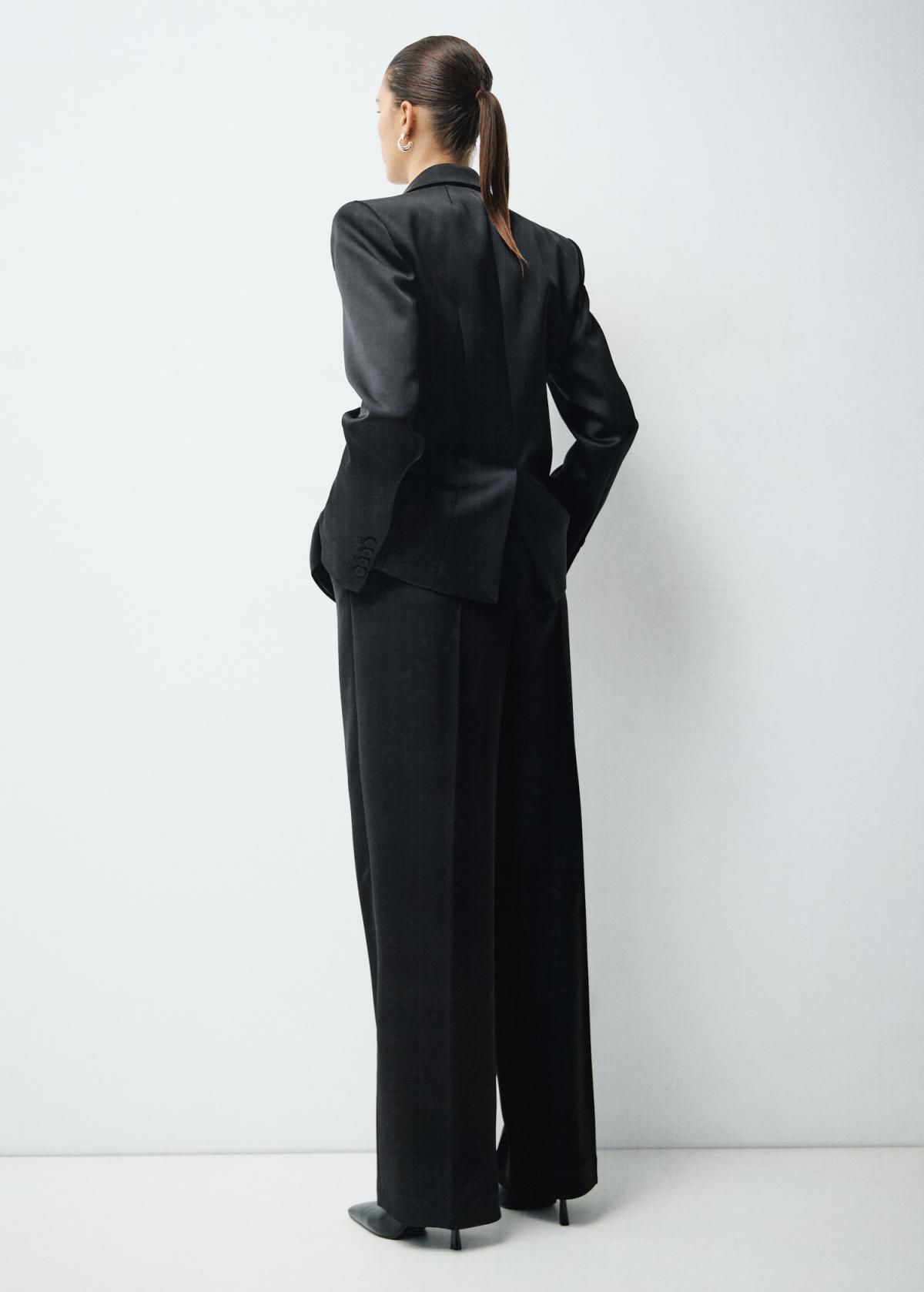 망고 새틴 와이드 슬랙스 팬츠 블랙 17039407 NEGRO - 상세 이미지 4