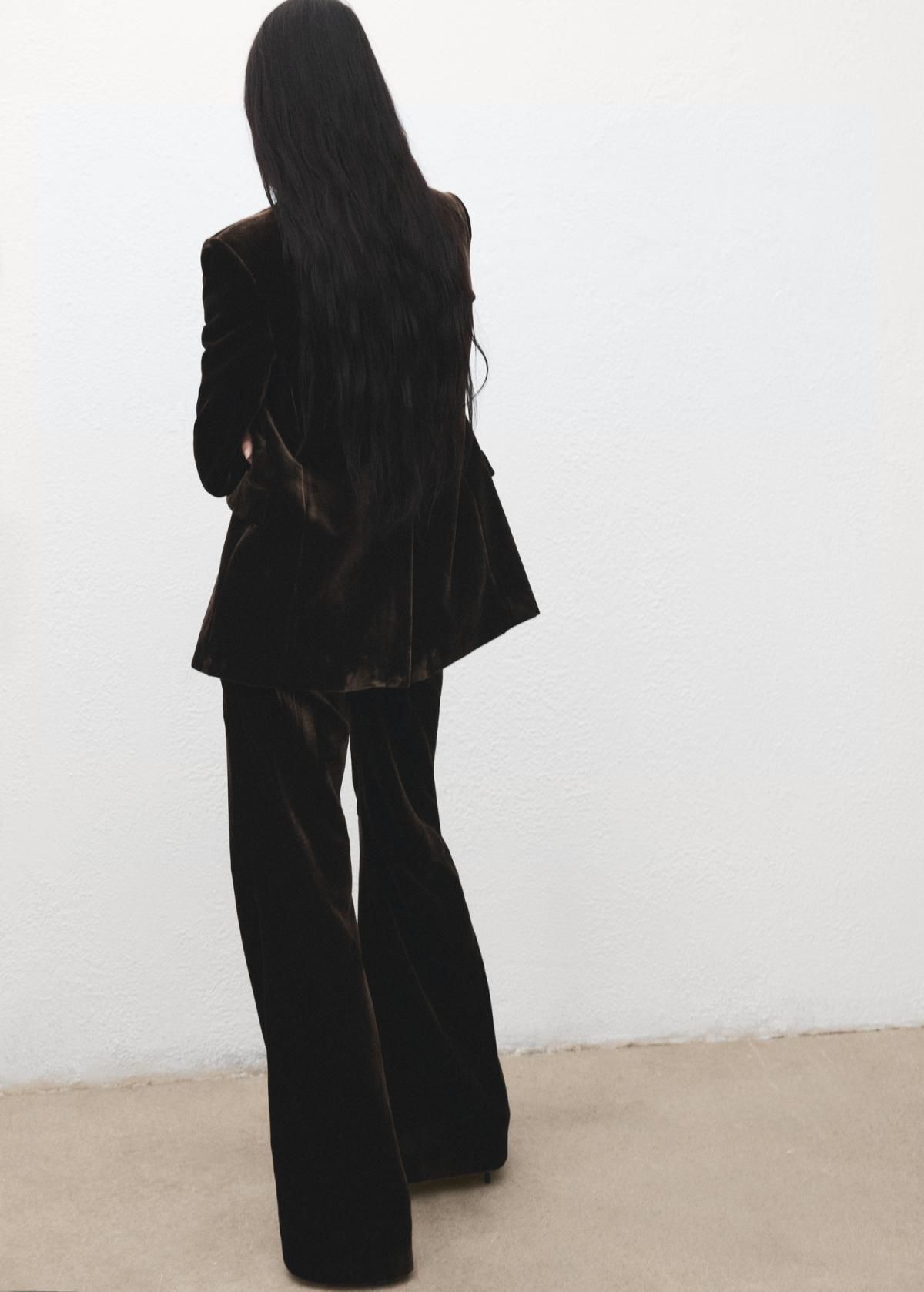 망고 벨벳 플레어 하이웨이스트 정장 팬츠 17079406 CHOCOLATE - 상세 이미지 3