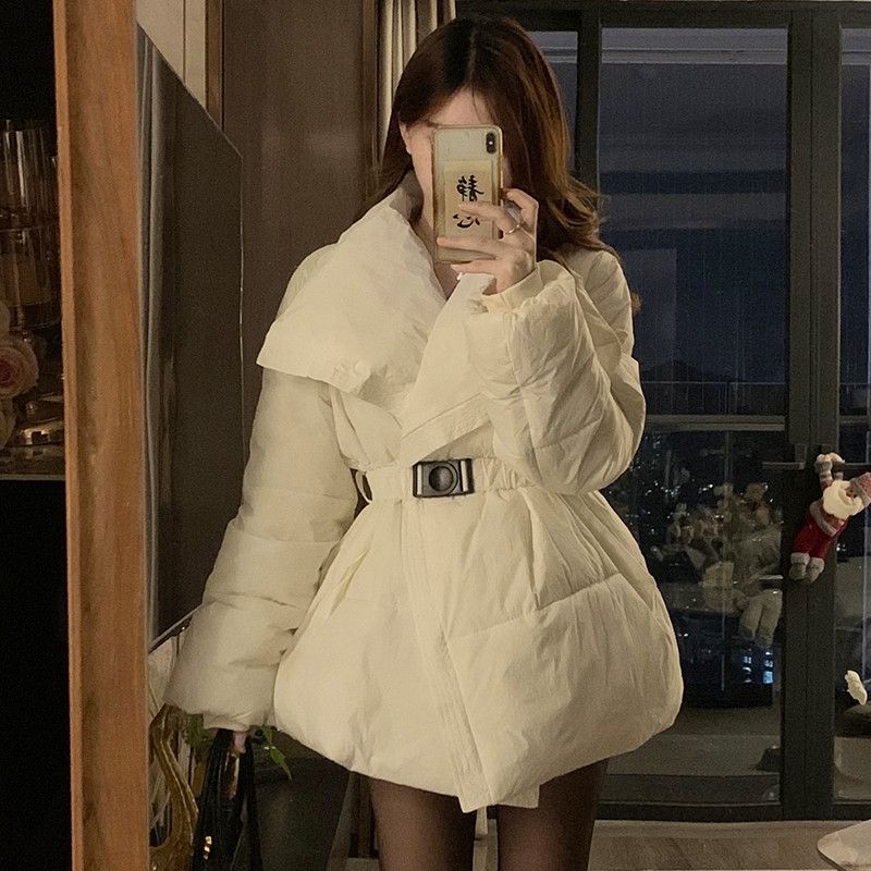 여성 빅카라 벨티드 숏패딩 점퍼 빅사이즈 도톰한 겨울 아우터 데일리 오피스 하객룩 루즈핏 오버핏 스타일링 - 상세 이미지 4