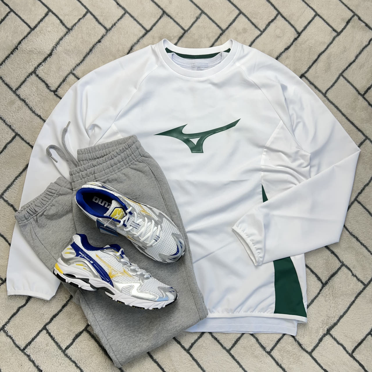 미즈노 빅로고 라운드 피스테 우븐 풋살복 32YE5A20 - 상품 이미지