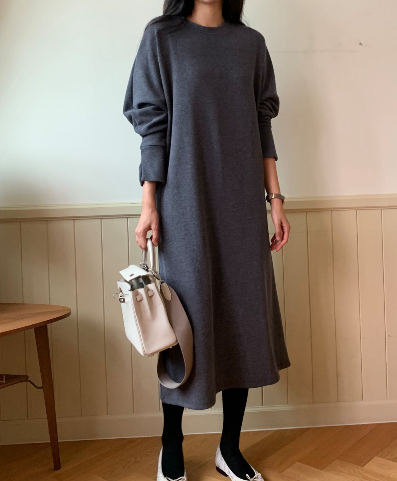 럭키룸 여성 사카리바 소매 트임 데일리 긴팔 롱 원피스 심플 꾸안꾸 - 상품 이미지