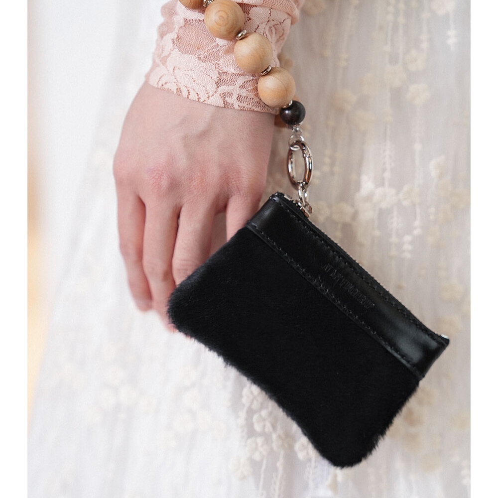 [앳마이핑거팁] Pony Hair Wallet Noir Pony (Black) - 상품 이미지