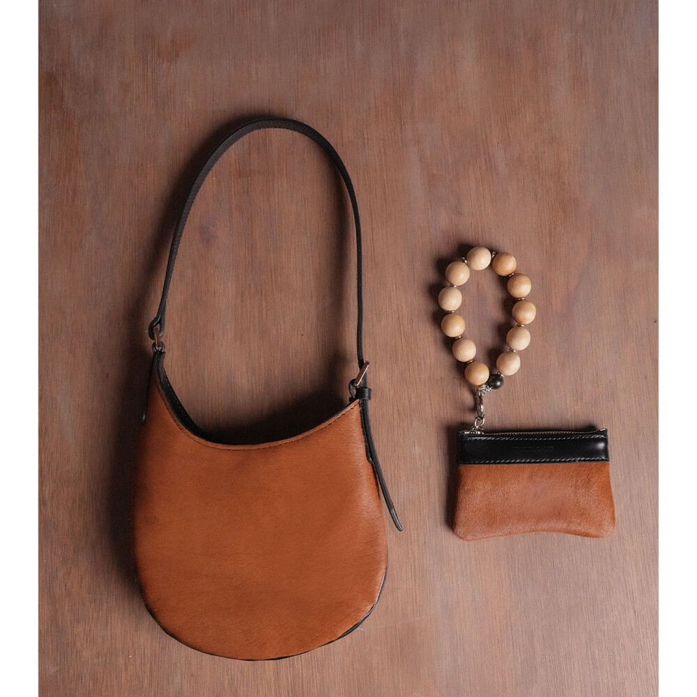 [앳마이핑거팁] Pony Hair Wallet Desert Pony (Camel) - 상세 이미지 4