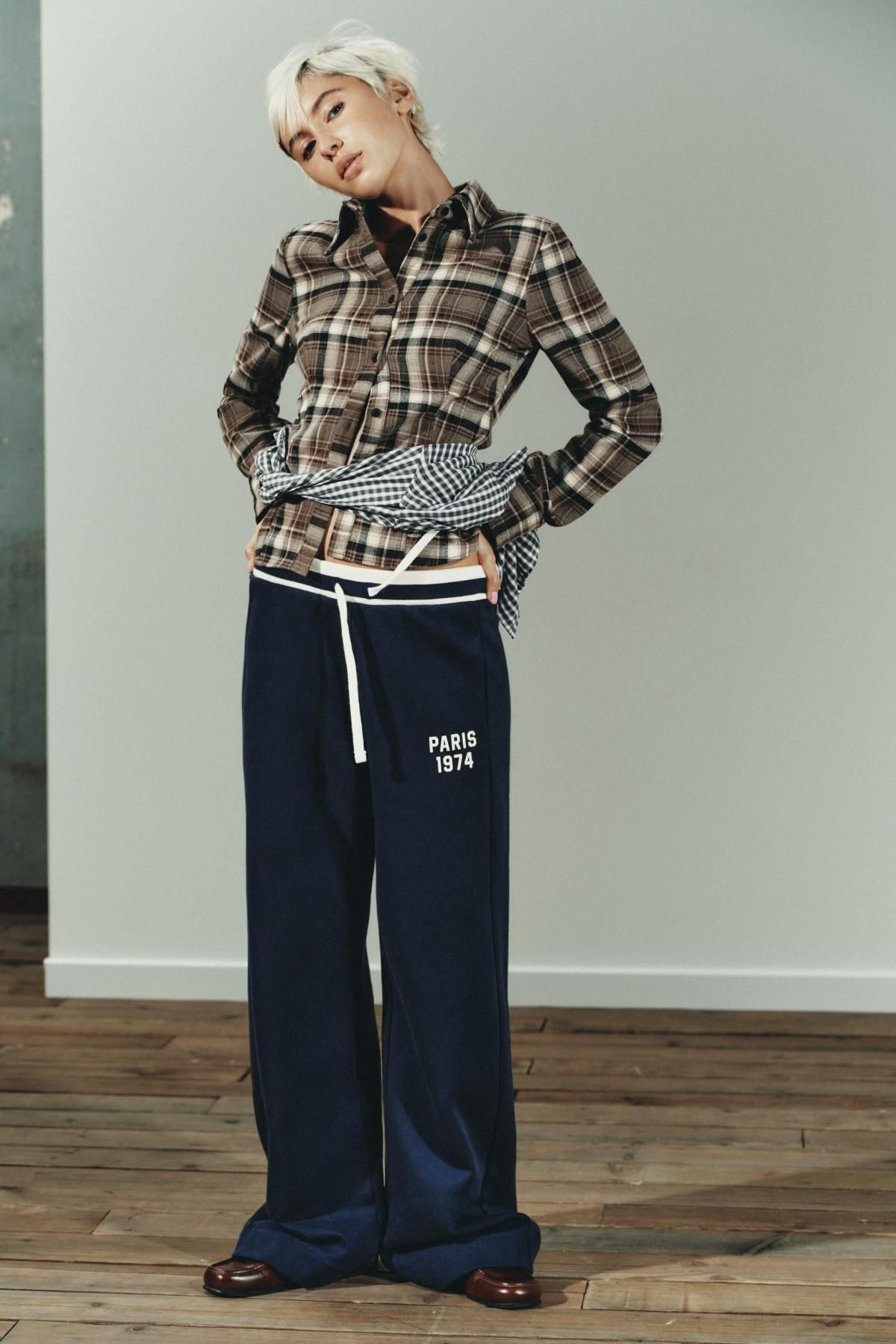 자라 와이드핏 텍스트 프린트 바시티 팬츠 5643/808 NAVY BLUE - 상세 이미지 2