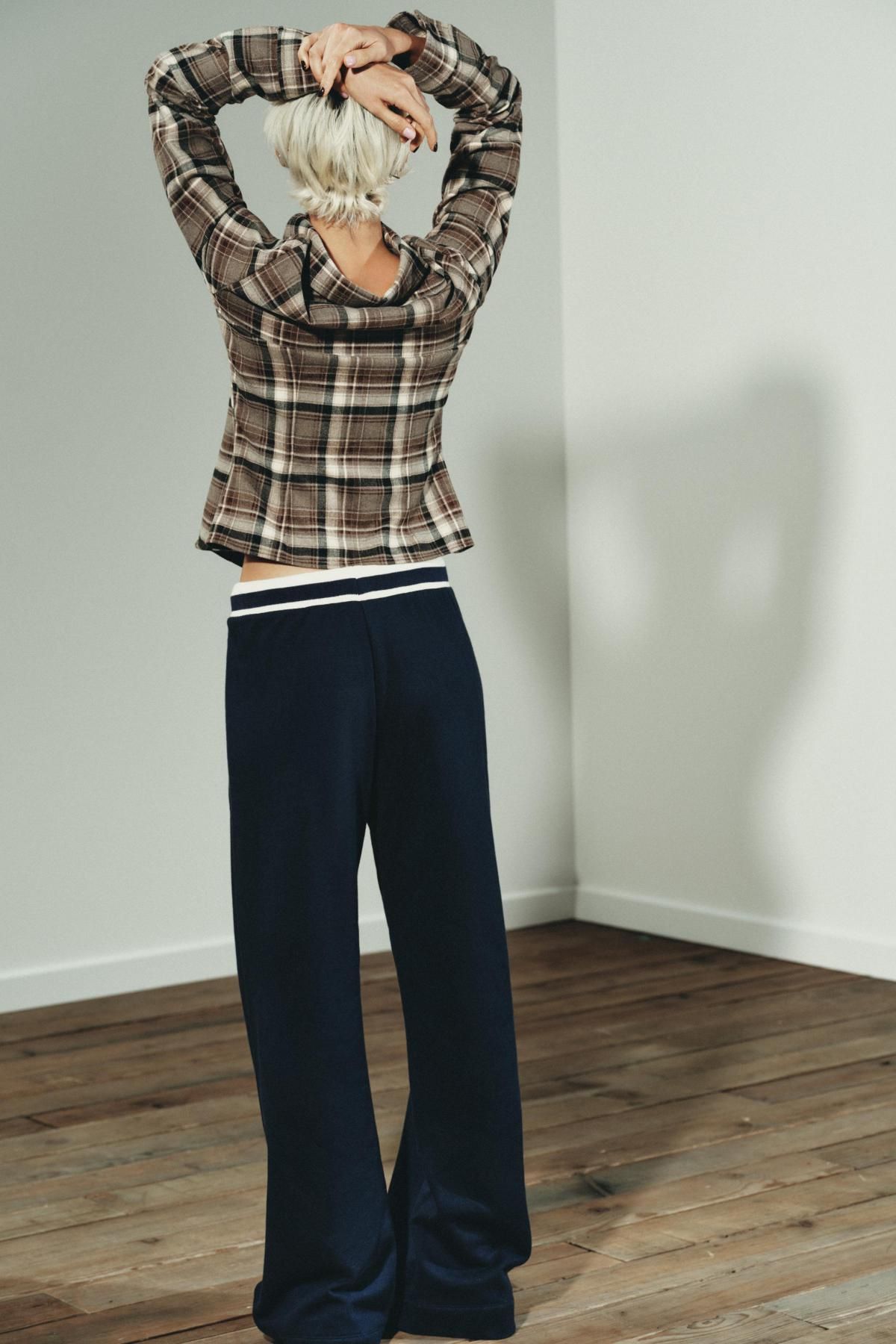 자라 와이드핏 텍스트 프린트 바시티 팬츠 5643/808 NAVY BLUE - 상세 이미지 4