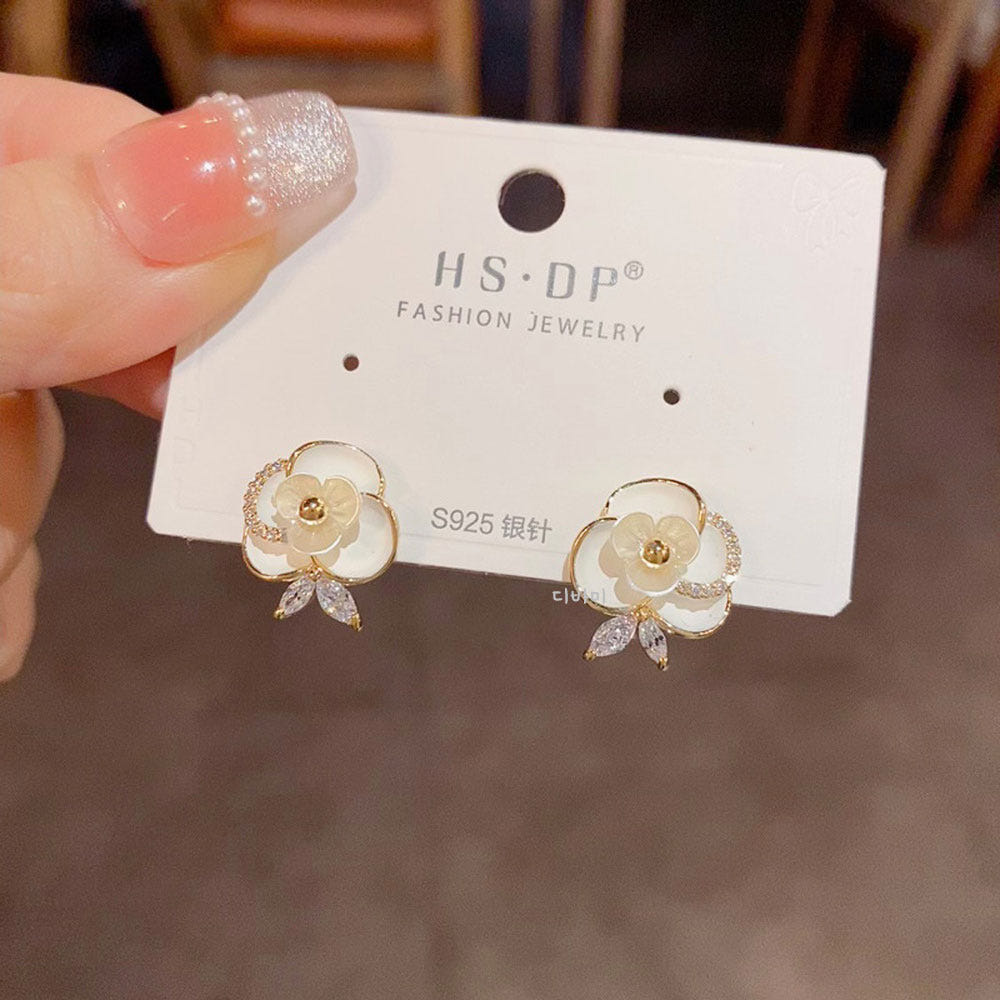 S925 동백꽃 귀걸이 14K 화이트 블랙 카멜리아 큐빅 단아한 이어링 - 상세 이미지 5