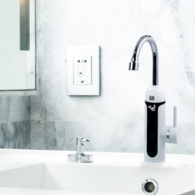 탕비실 전기순간온수기 캠핑장 야외용 싱크대용 세로형 순간온수기