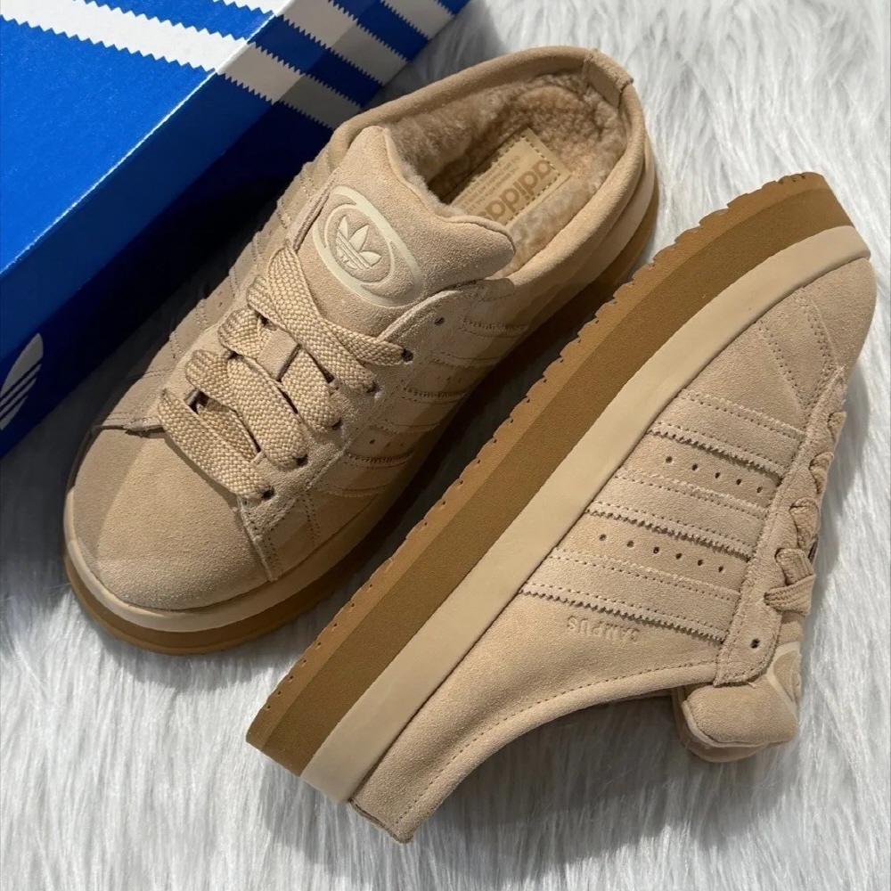 아디다스 오리지널스 캠퍼스 00s 쉐르파 털신 뮬 JR3732