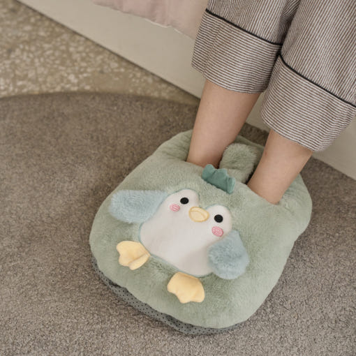 밍크 발온열기를 충전하는 모습