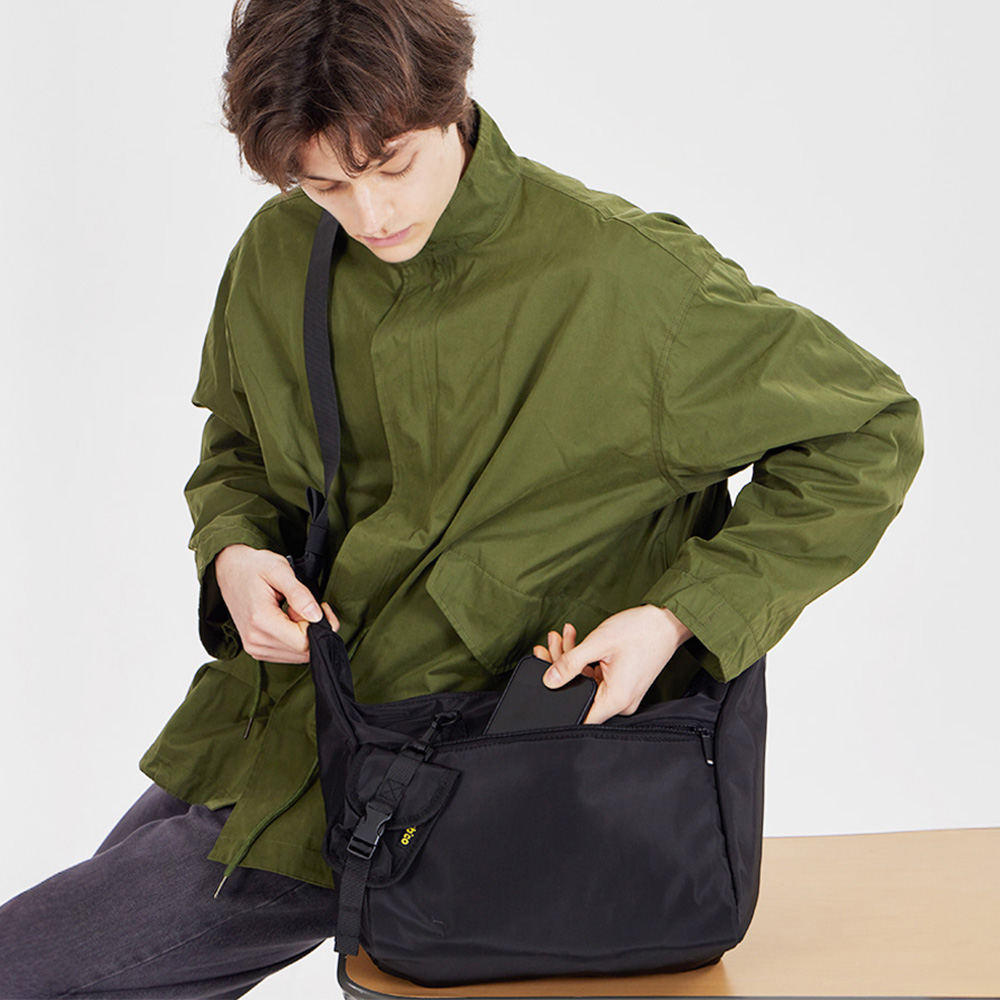 학생 크로스백 옆으로매는가방 여행용 슬링백 30대 남성용 남자 크로스백