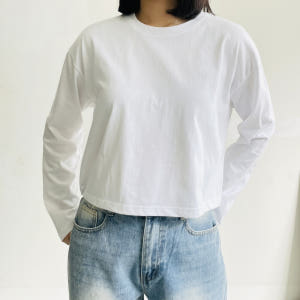 여성 크롭 긴팔 티셔츠 라운드 무지 루즈핏 착용 후기 | 사이즈/핏 총정리 - 상품 이미지 1