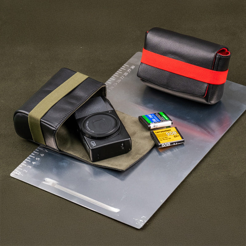 천연 가죽 파우치 디테일