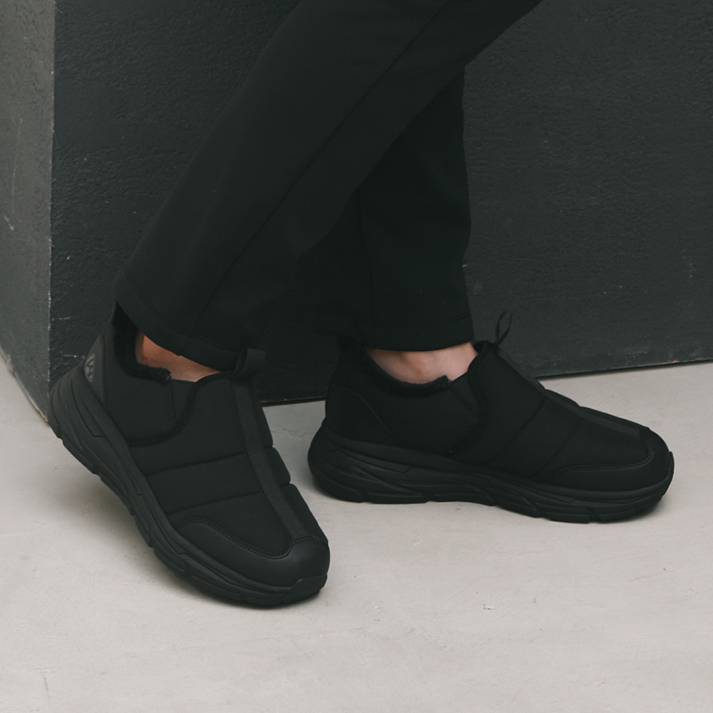 손 안 대고 신는 바로인 드론 따뜻한 기모 방한 슬립온 겨울 운동화 스니커즈