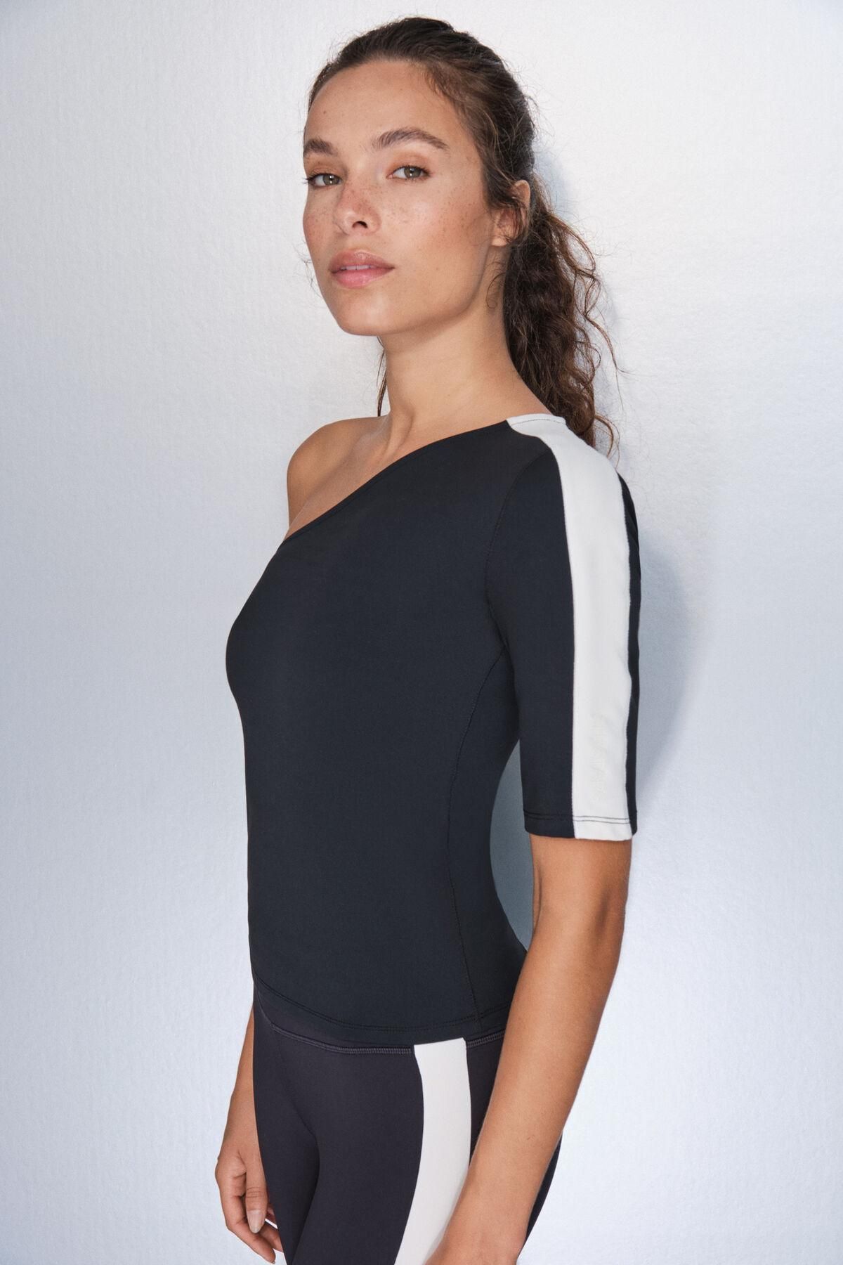 대시 앤 스타즈 원숄더 테크니컬 긴팔 티셔츠 9412021 NEGRO - 상세 이미지 4