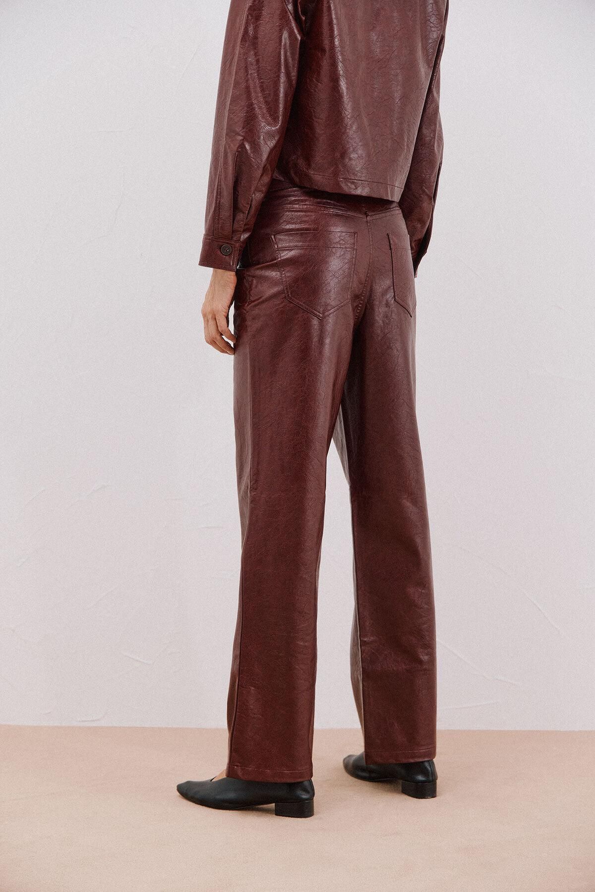 꼬르떼피엘 페이크 레더 스트레이트핏 팬츠 8292561 VINO - 상세 이미지 4