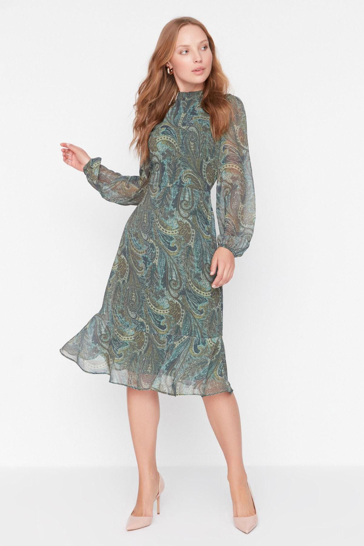 트렌디올 페이즐리 쉬폰 플레어 미디 원피스 9122128 VERDE - 상세 이미지 3