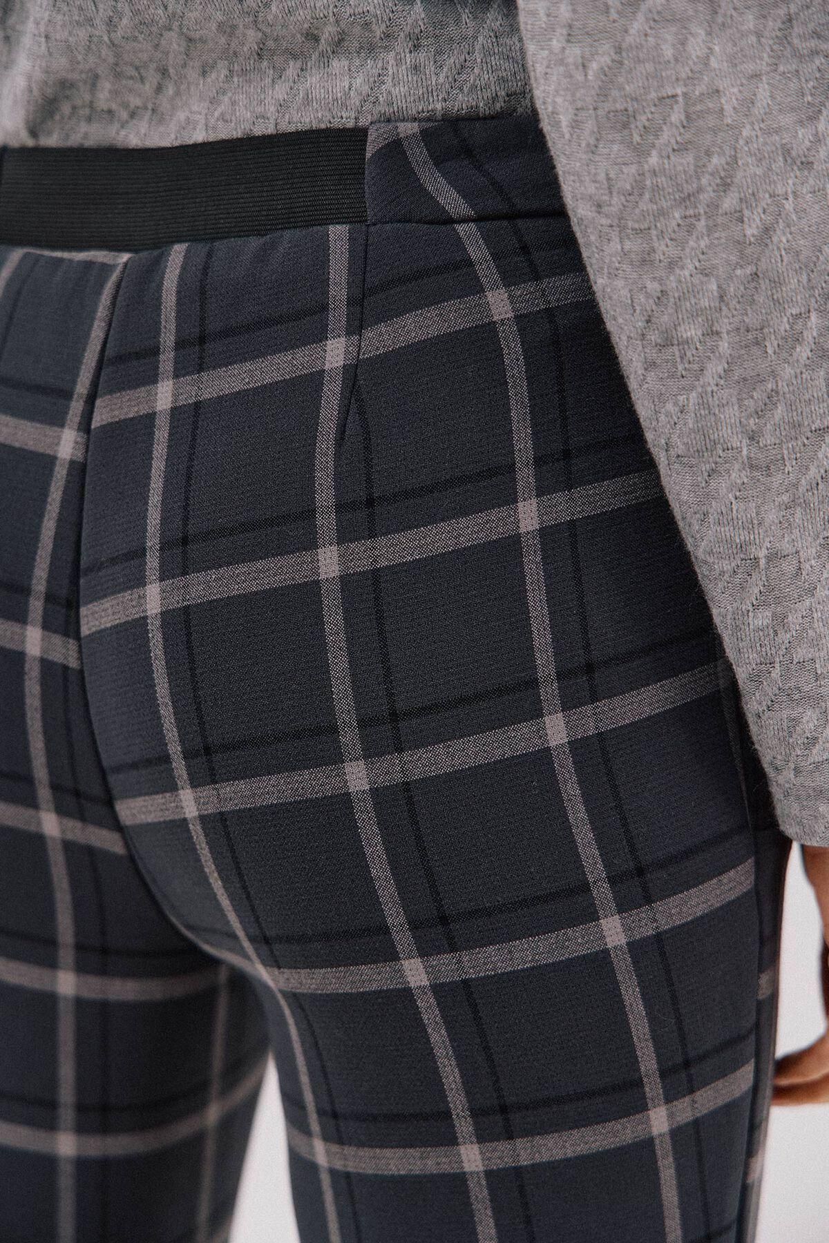 꼬르떼피엘 체크 패턴 슬림핏 밴딩 슬랙스 팬츠 8722324 ESTAMPADO GRIS - 상세 이미지 5