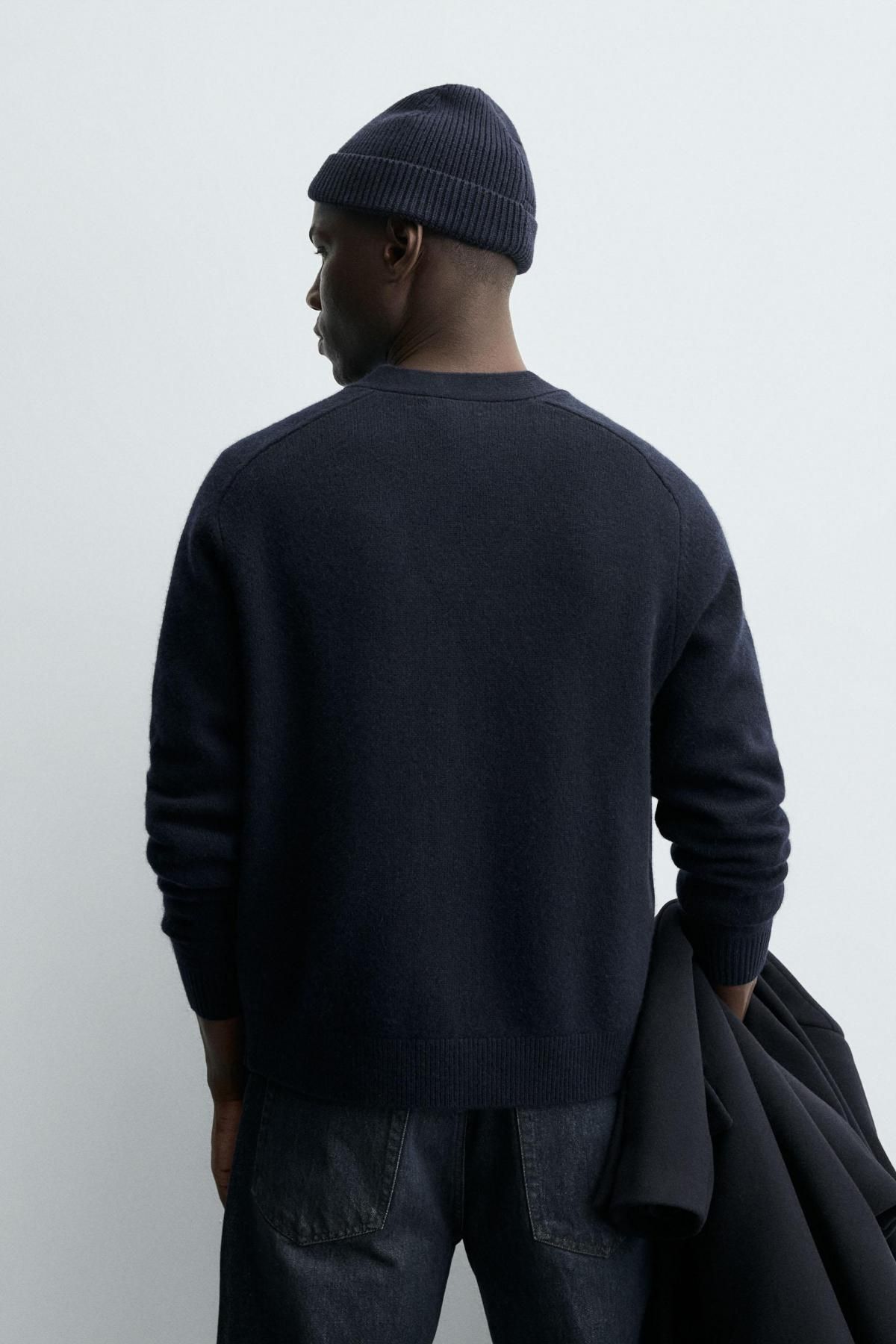자라 프리미엄 울캐시미어 브이넥 남성 가디건 2893/313 NAVY BLUE - 상세 이미지 4