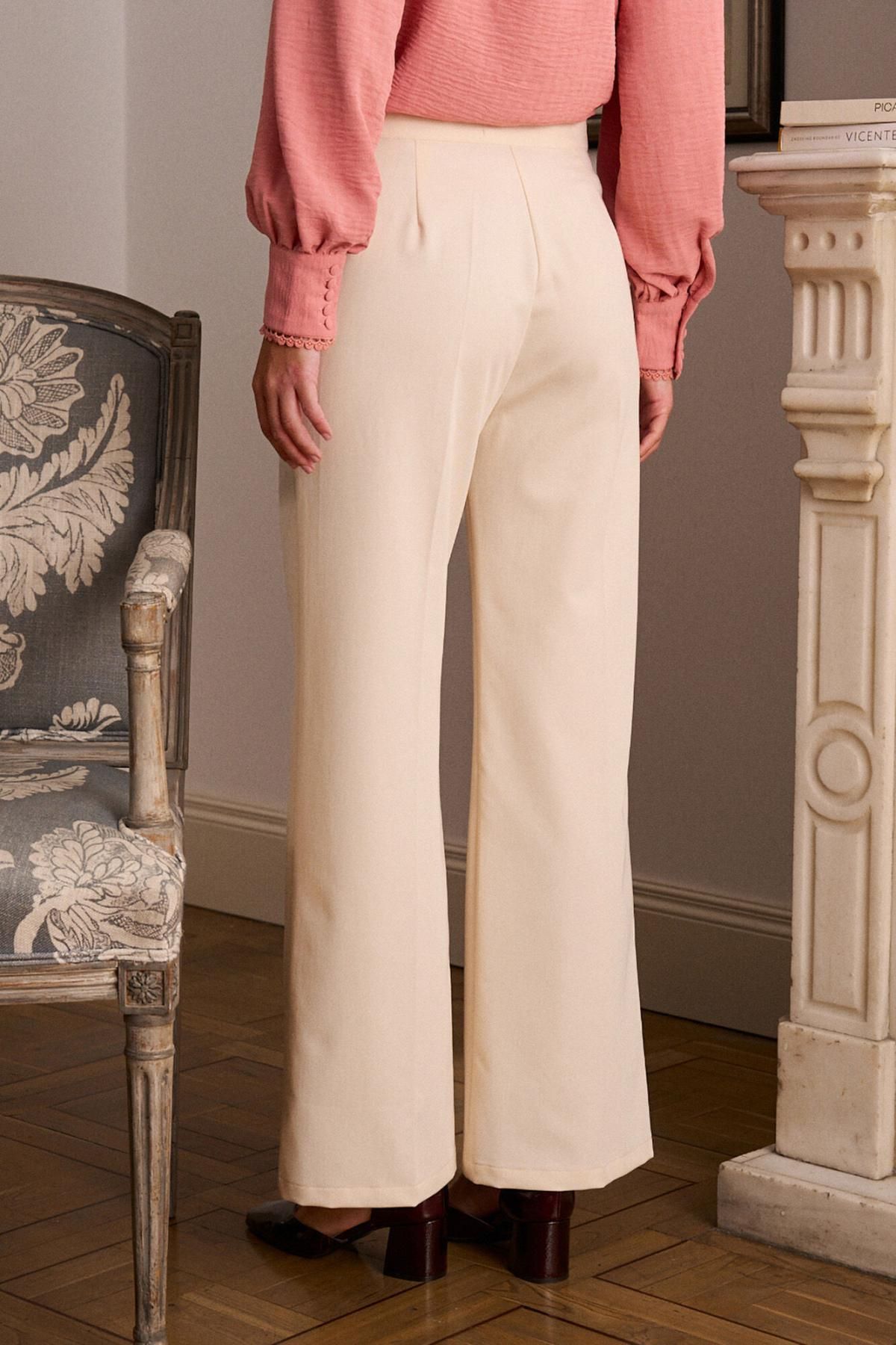 폴린에무아 골드버튼 스트레이트핏 코튼 와이드 팬츠 3722211 BEIGE - 상세 이미지 2