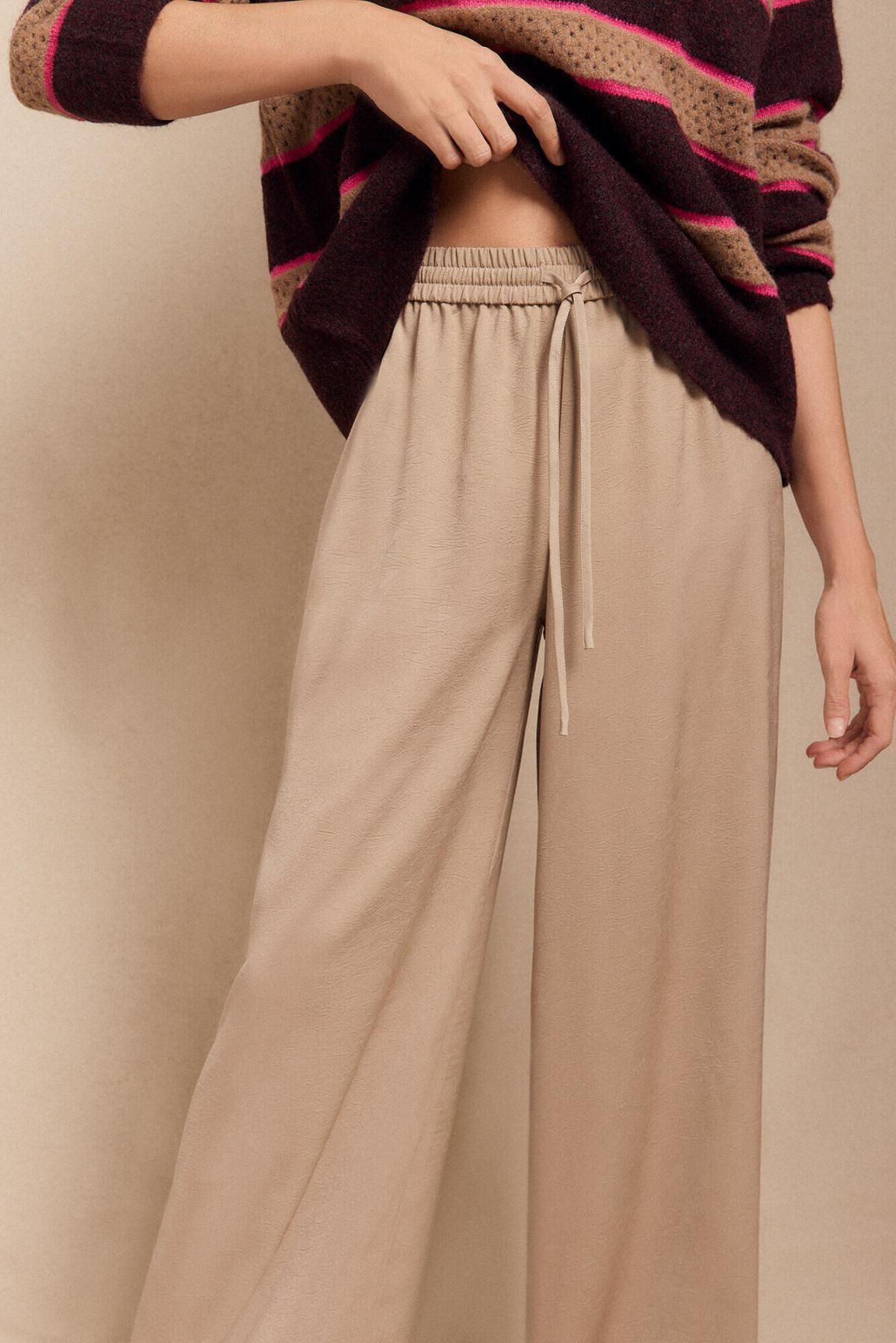 슬로우러브 새틴 와이드 팬츠 플루이드 밴딩 3722128 BEIGE - 상세 이미지 3