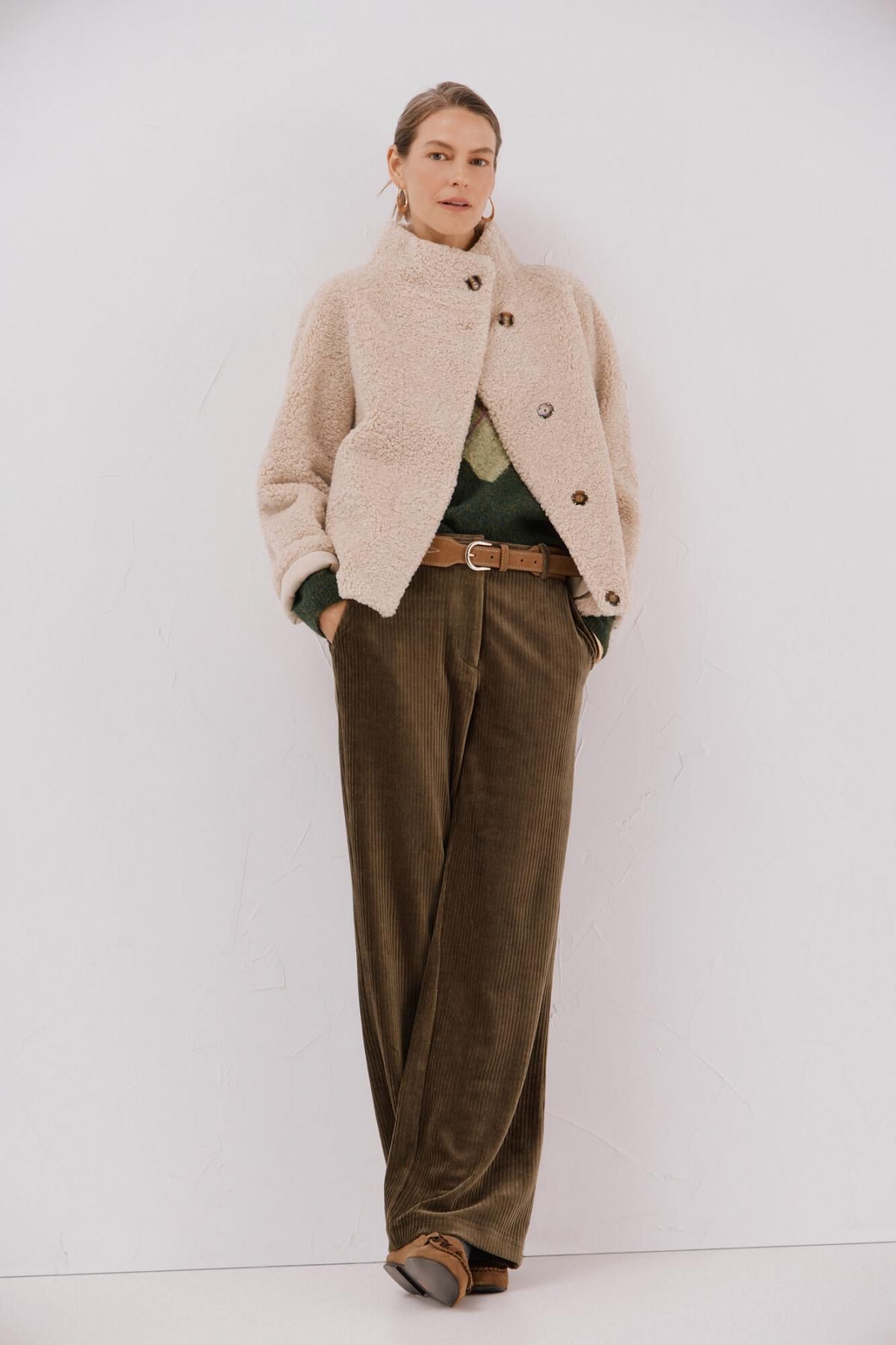 꼬르떼피엘 테디베어 부클 숏코트 하이넥 버튼 6612750 BEIGE - 상세 이미지 2
