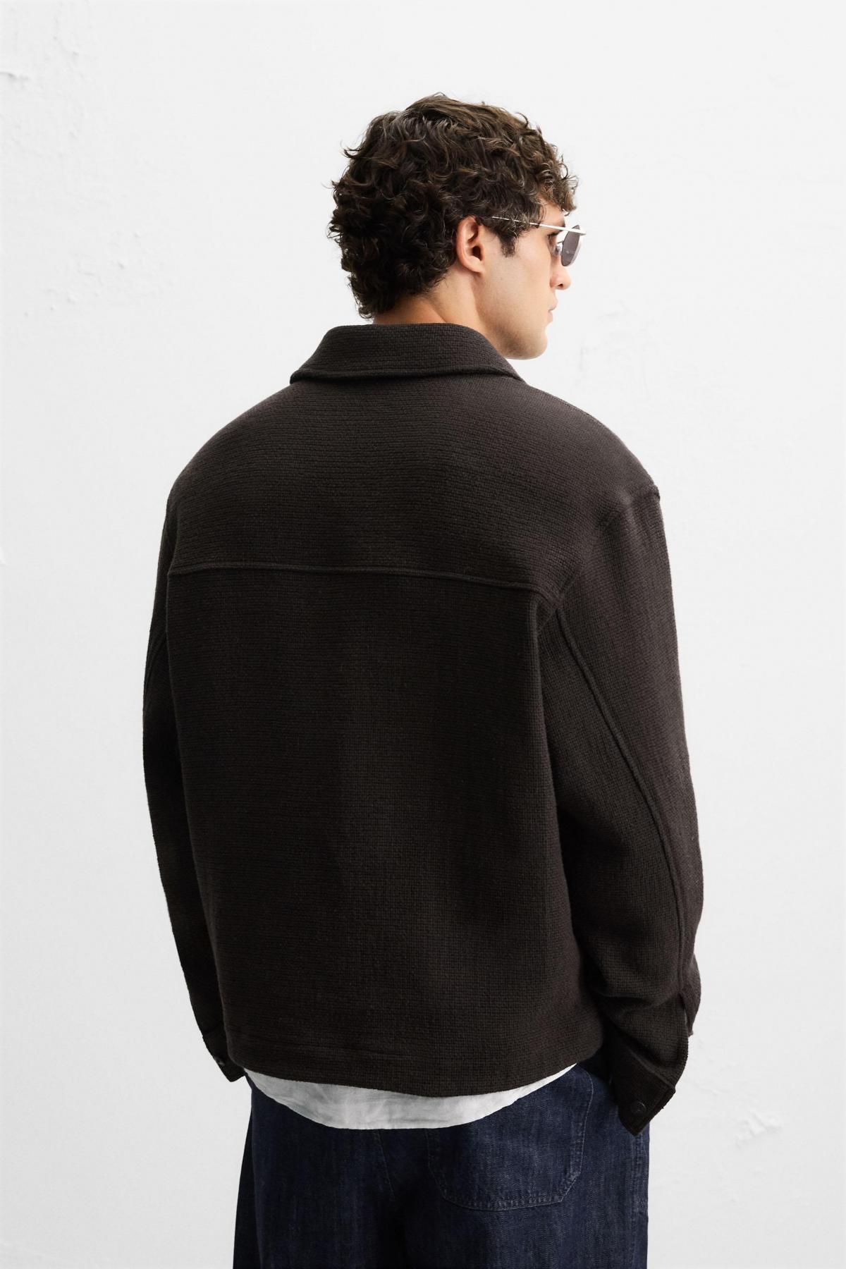 자라 코튼블렌드 오버핏 텍스처 폴로 오버셔츠 5825/103 BROWN - 상세 이미지 4