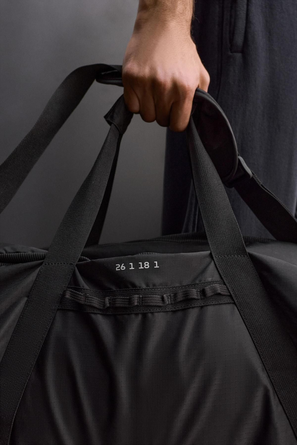 자라 블랙 테크니컬 라지 스포츠 더플백 3173/620 BLACK - 상세 이미지 4