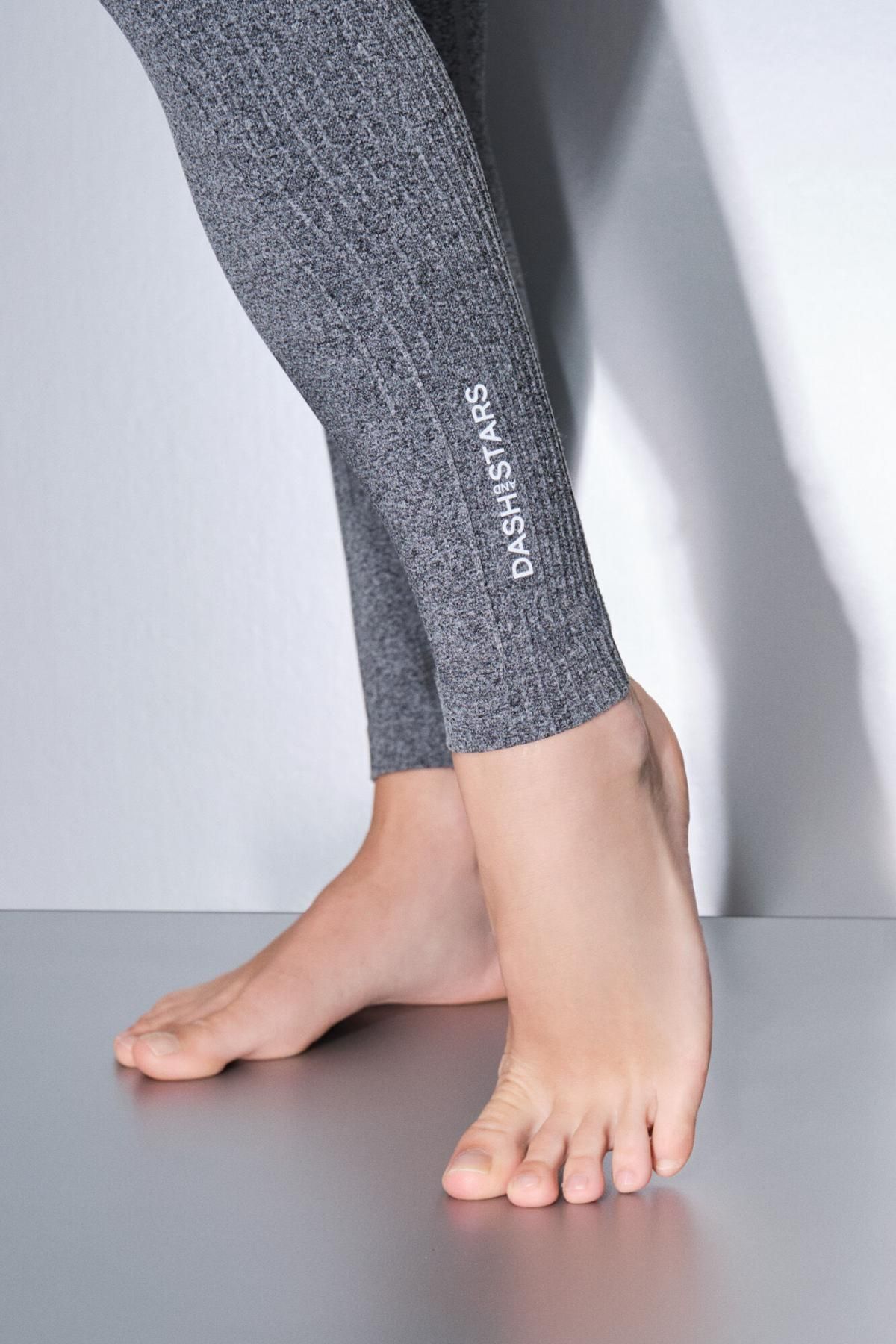 대시 앤 스타즈 심리스 컴포트 테크니컬 레깅스 그레이 2740030 GRIS - 상세 이미지 5