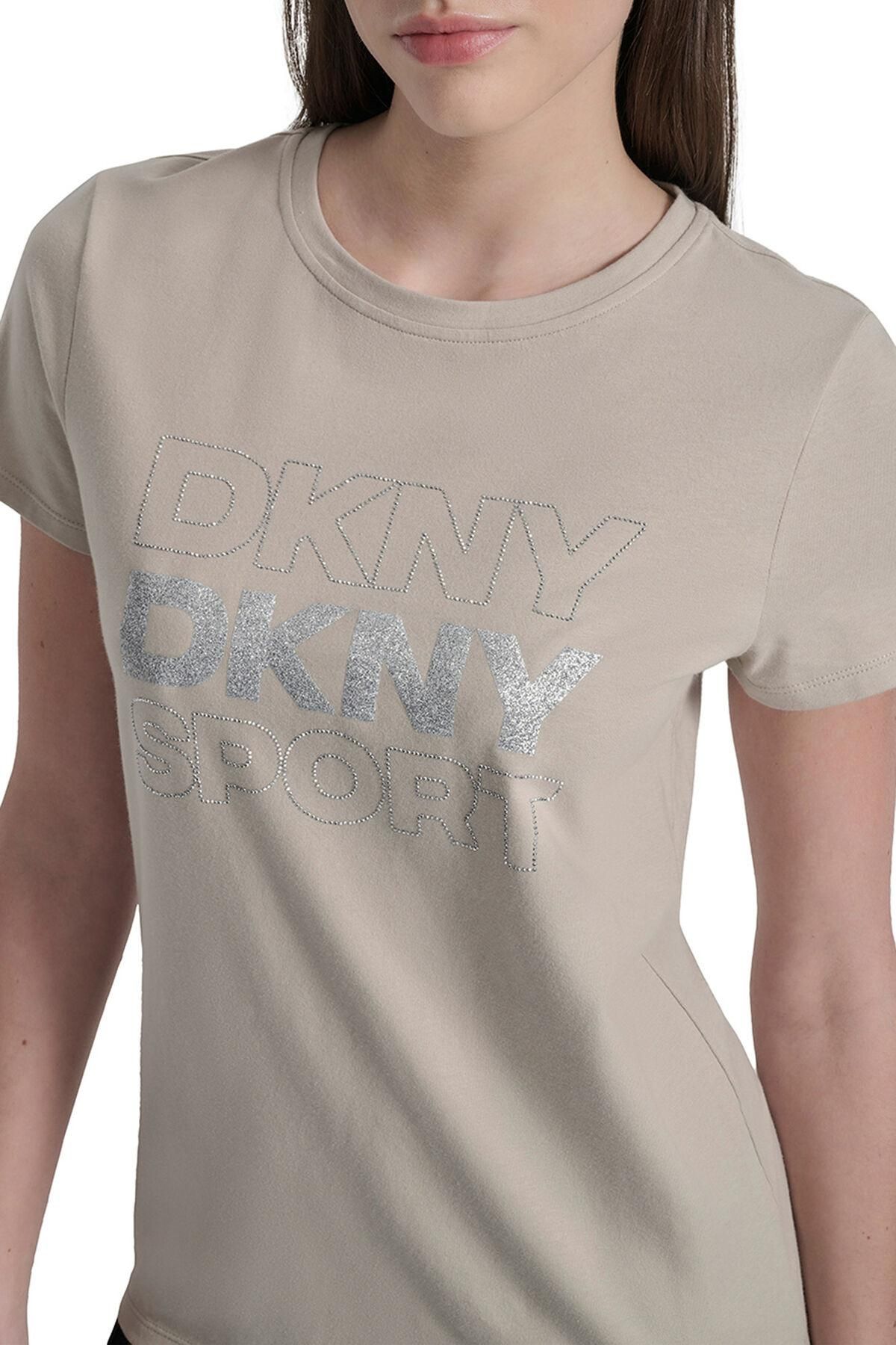 디케이엔와이 베이직 로고 DKNY 반팔 티셔츠 0142305 KAKI - 상세 이미지 2