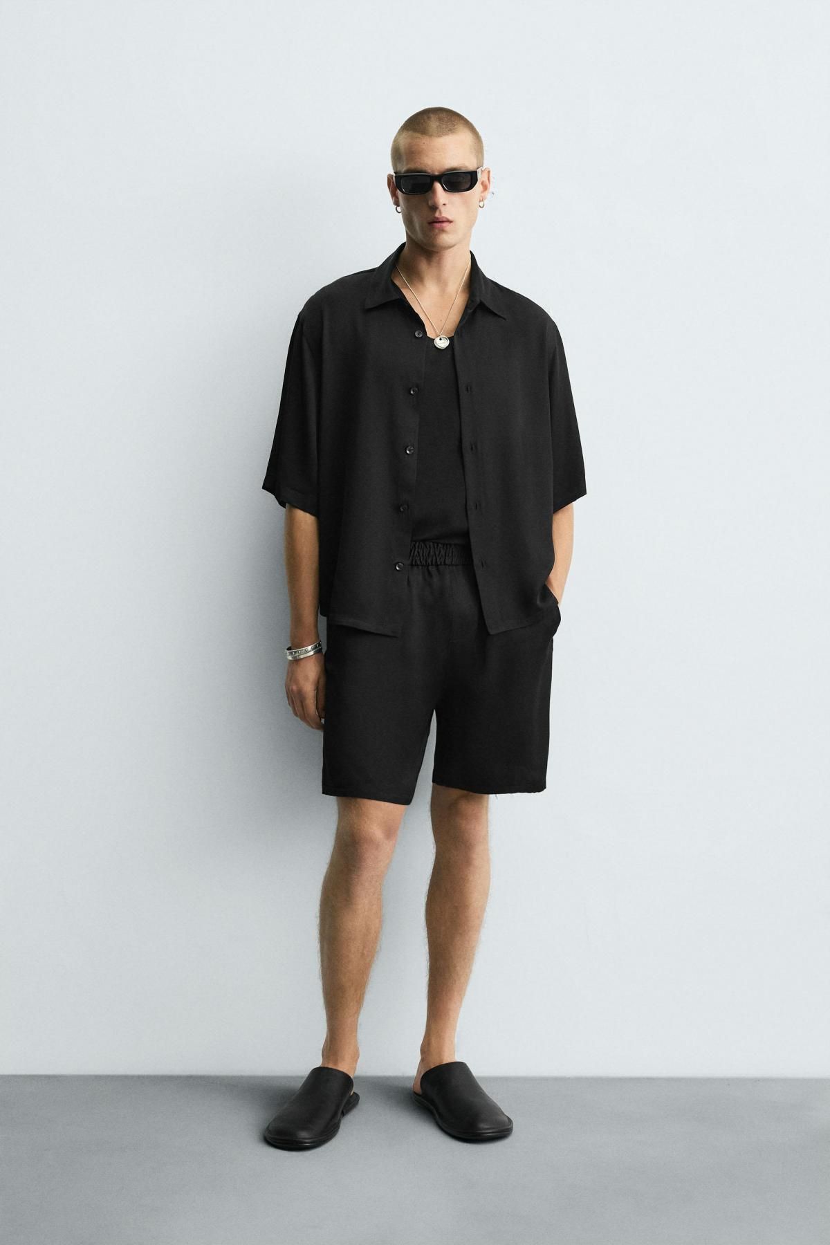 자라 블랙 새틴 릴렉스핏 반팔 셔츠 5657/258 BLACK - 상세 이미지 2