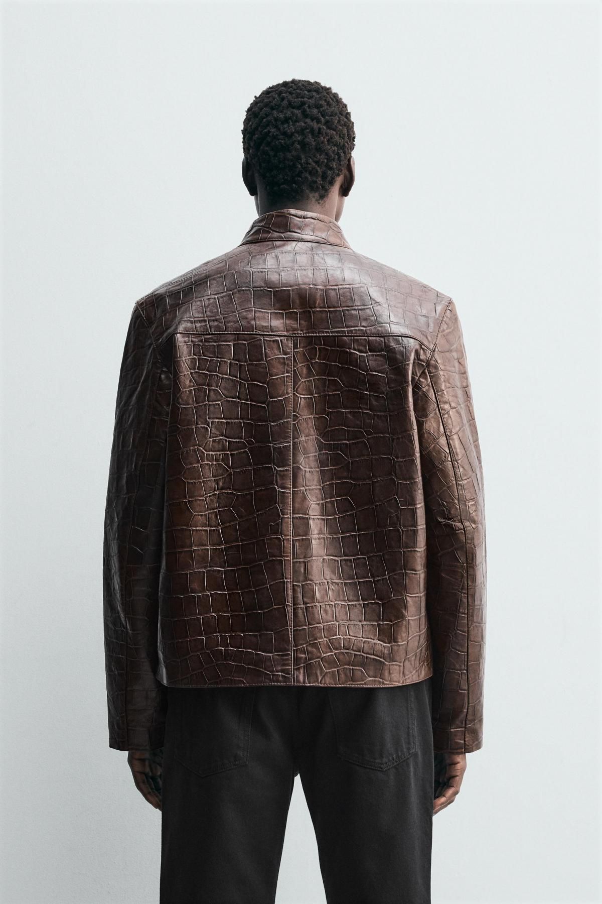 자라 엠보 레더 테크니컬 하이넥 집업 재킷 5479/110 BROWN - 상세 이미지 4