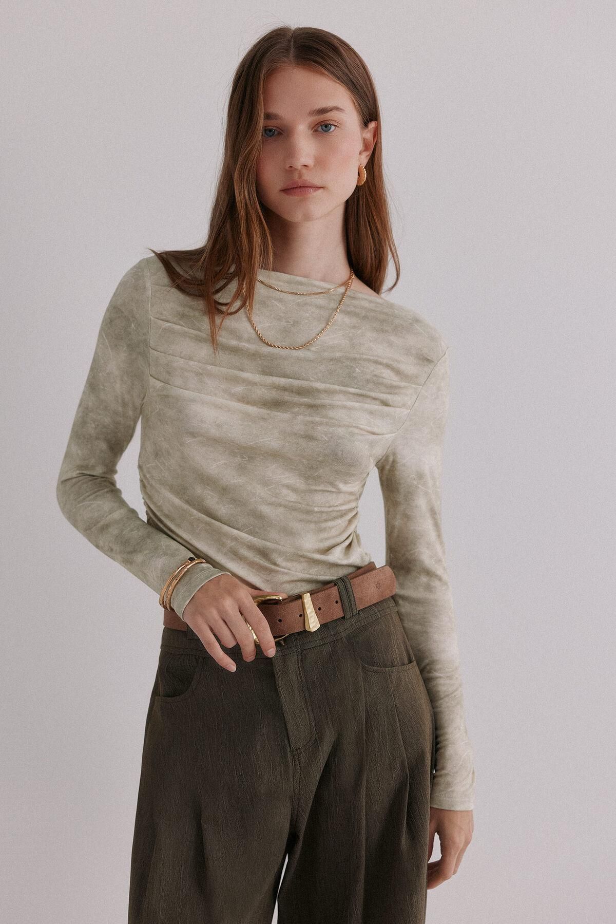 호스 인트로피아 드레이프 슬림핏 긴팔 티셔츠 9102343 VERDE - 상세 이미지 4