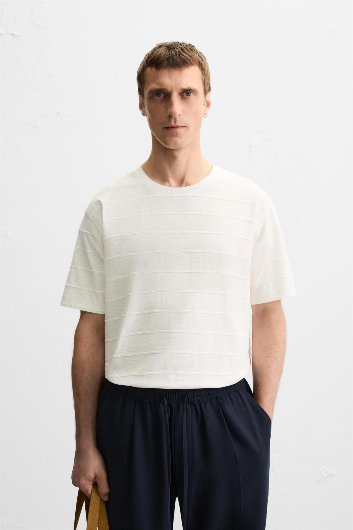 자라 스트라이프 텍스처 레귤러핏 코튼 반팔 티셔츠 9240/300 OYSTER-WHITE - 상세 이미지 3