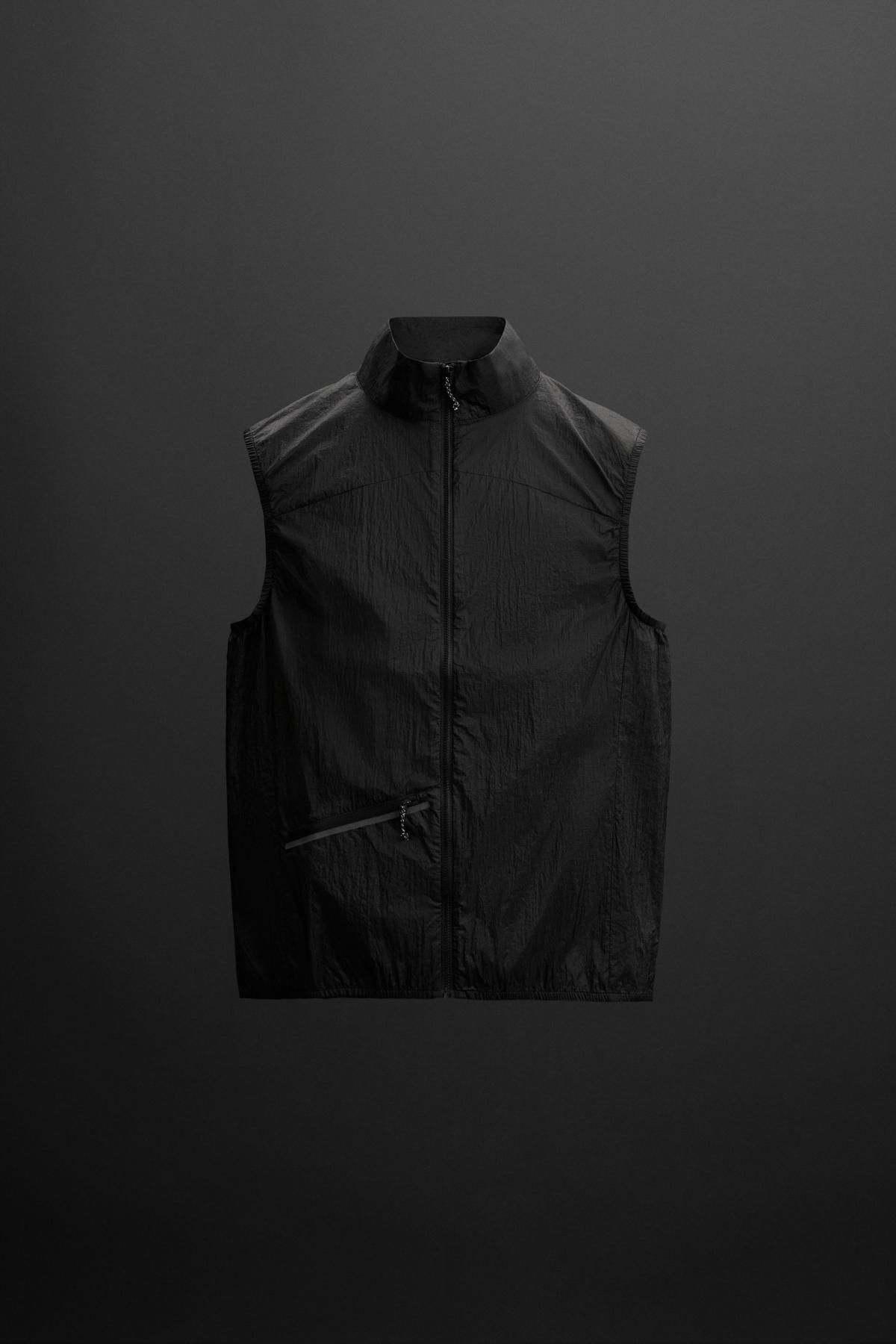 자라 테크니컬 경량 집업 베스트 5582/301 BLACK - 메인 이미지