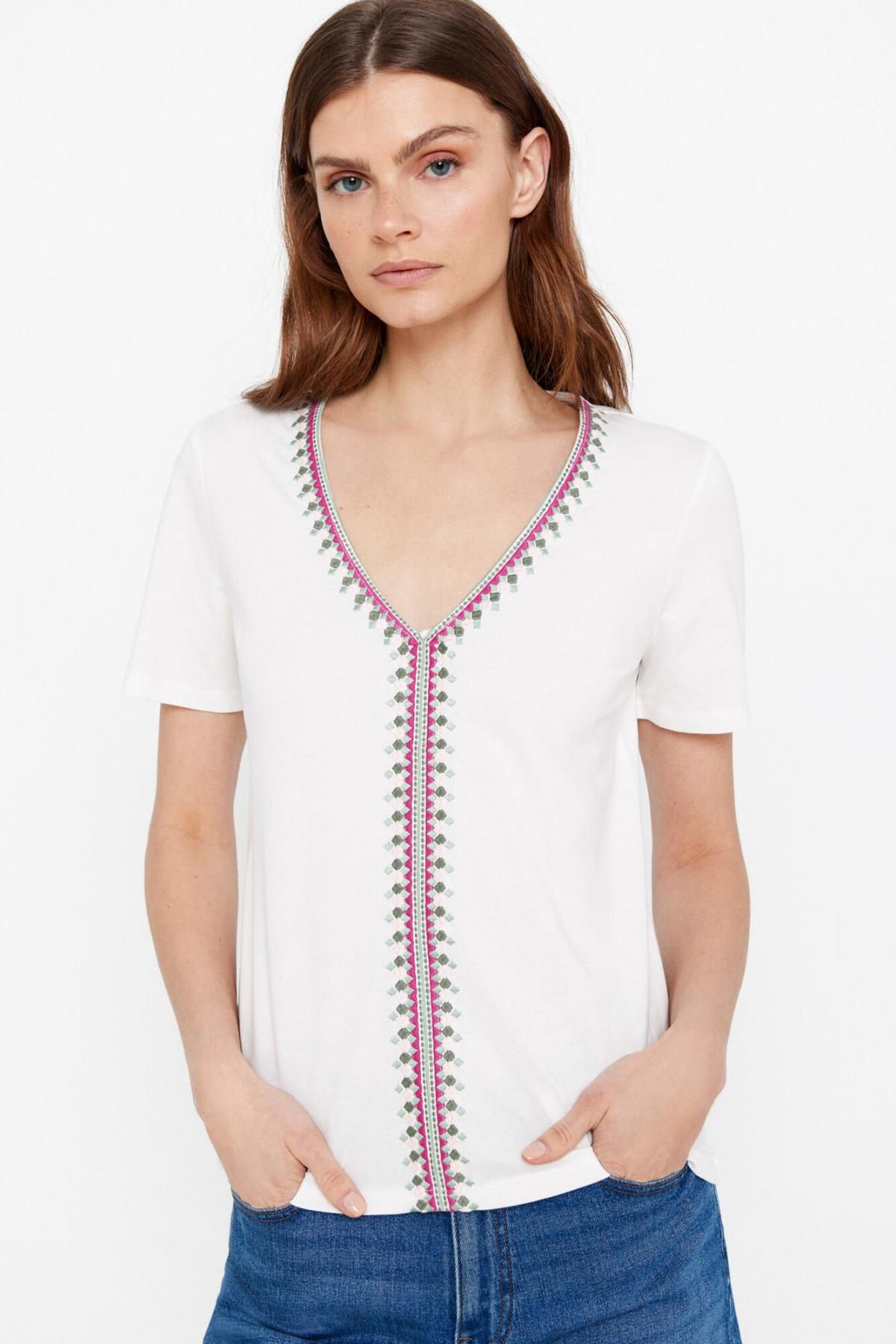 꼬르떼피엘 자수 브이넥 반팔 티셔츠 9167556 BLANCO - 상품 이미지