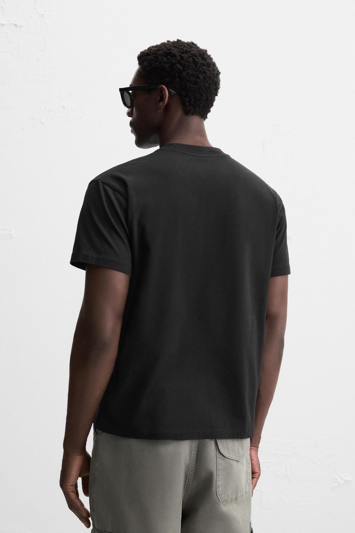 자라 미니멀 코튼 레귤러핏 포켓 반팔 티셔츠 4231/481 BLACK - 상세 이미지 4