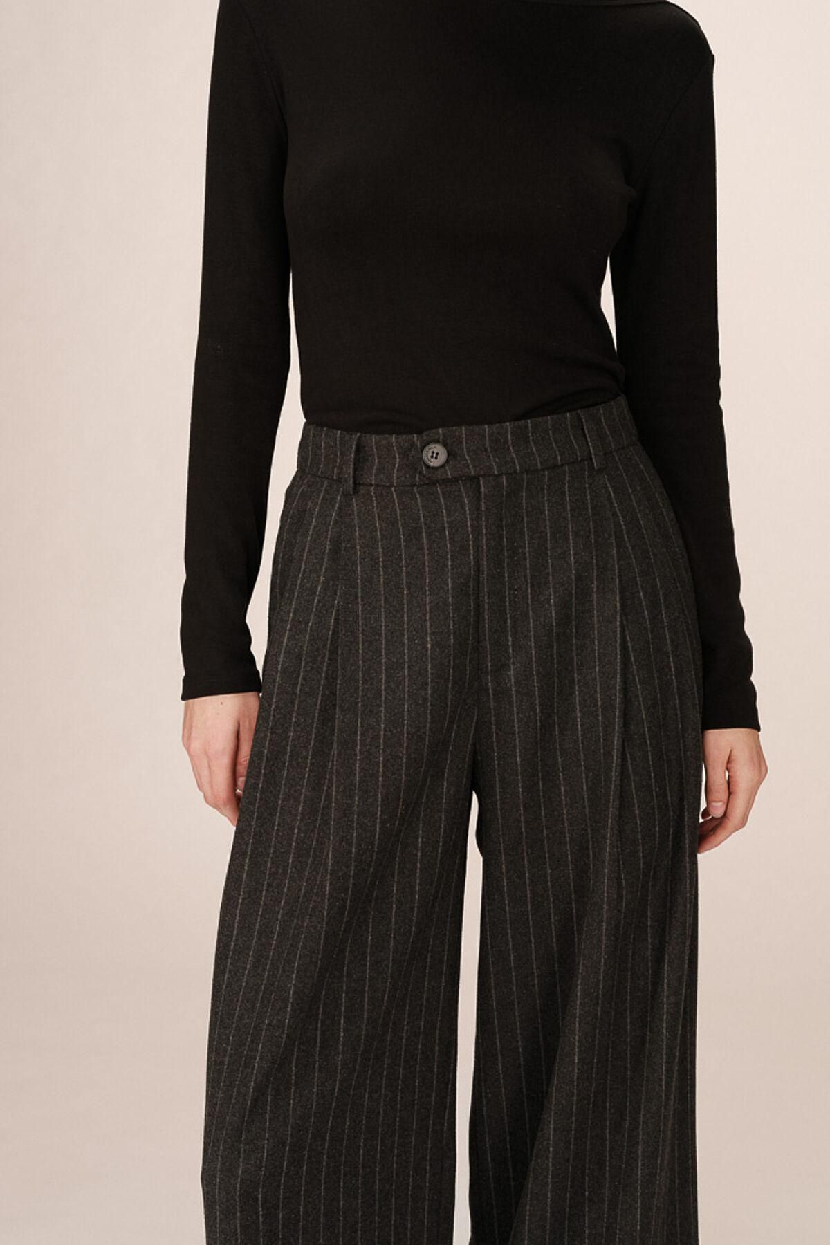 그레이스앤밀라 스트라이프 울 테일러드 와이드 슬랙스 팬츠 3722189 GRIS OSCURO - 상세 이미지 3