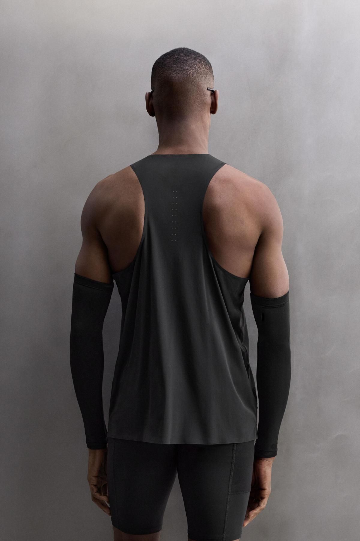 자라 테크니컬 슬림핏 경량 러닝 민소매 티셔츠 4387/412 BLACK - 상세 이미지 4