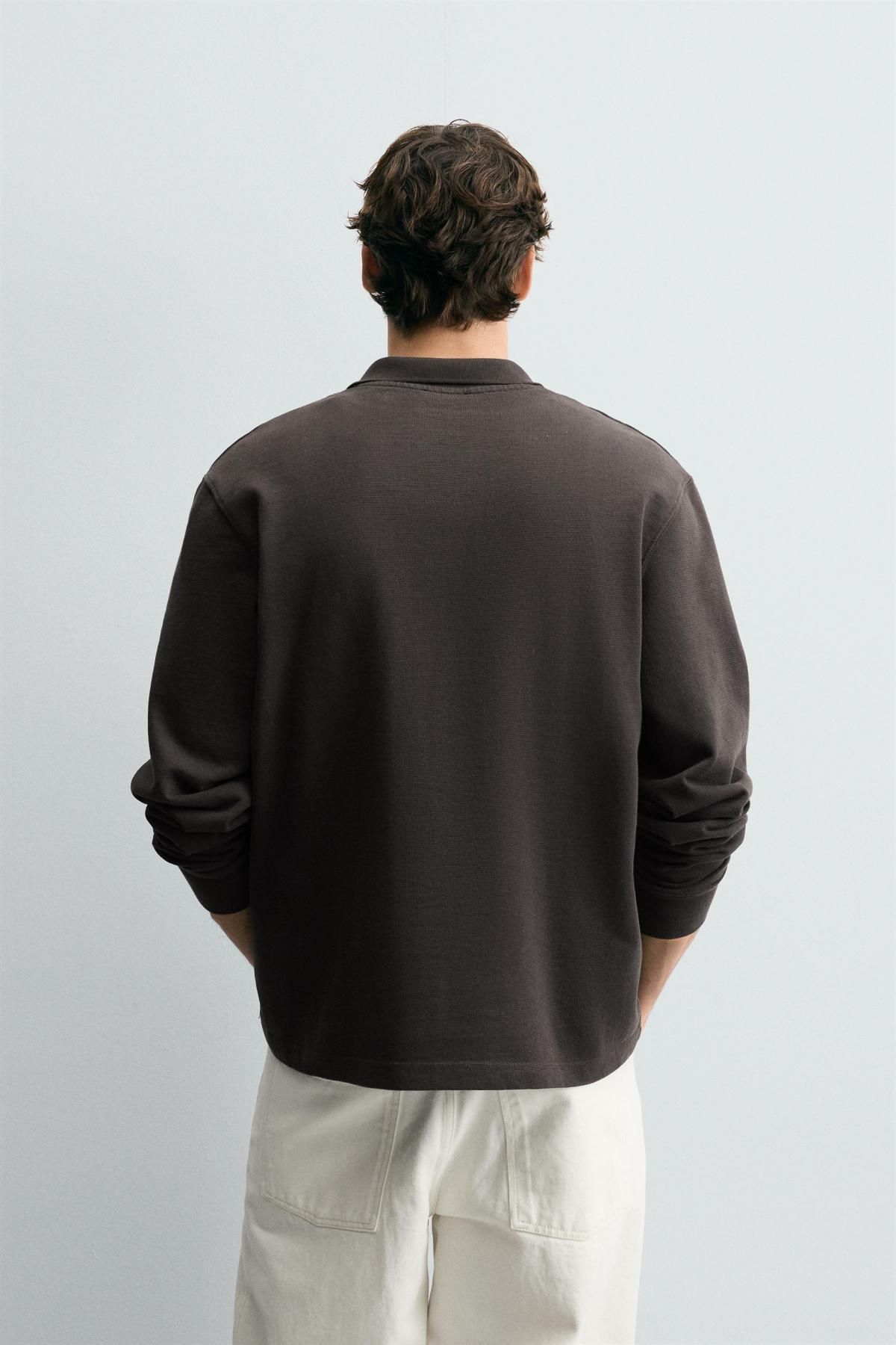 자라 워시드 텍스처 릴렉스핏 긴팔 폴로셔츠 4087/384 DARK BROWN - 상세 이미지 4