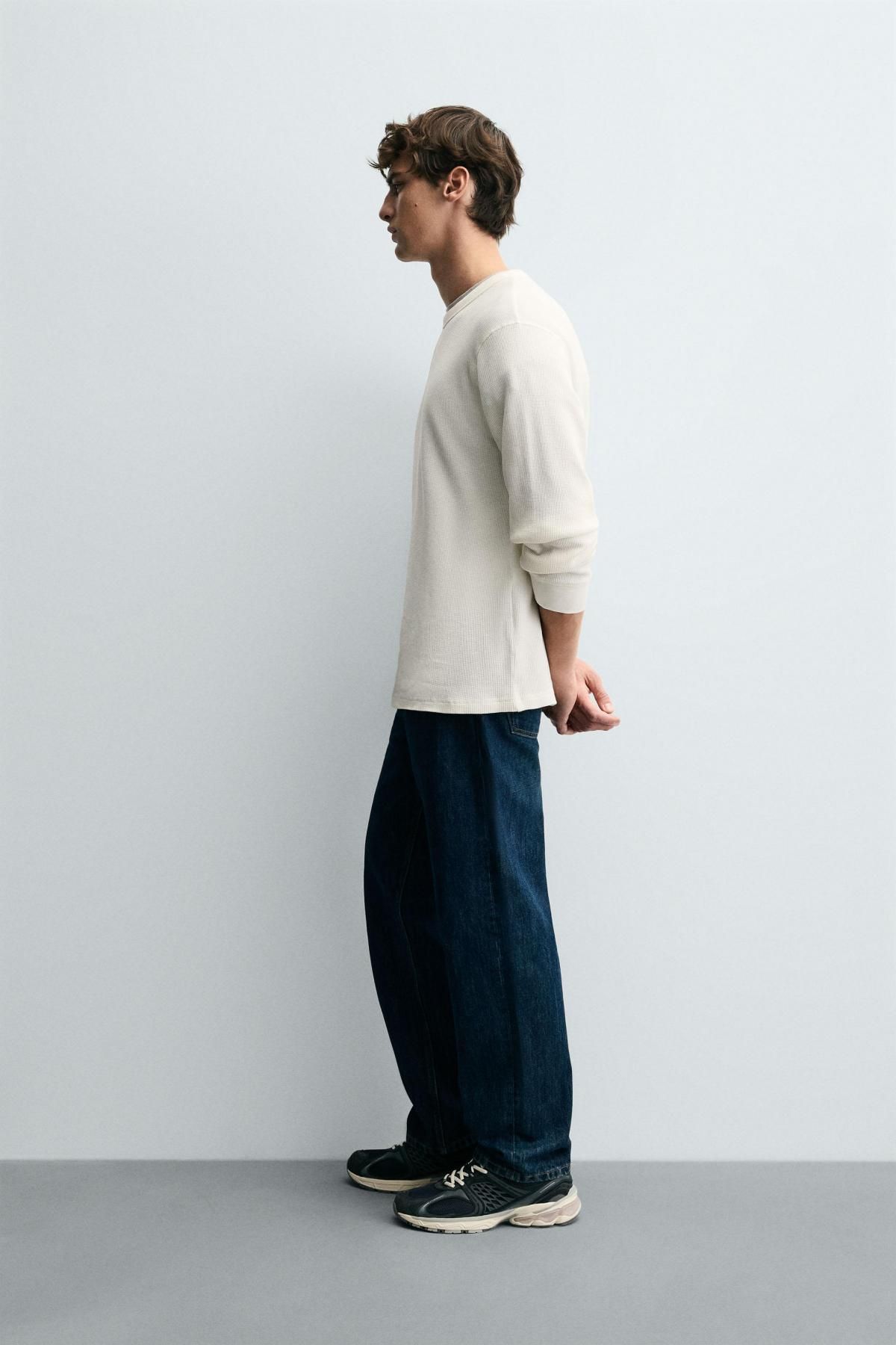 자라 와플 텍스쳐 오버핏 라운드 긴팔 티셔츠 0526/345 OYSTER-WHITE - 상세 이미지 5