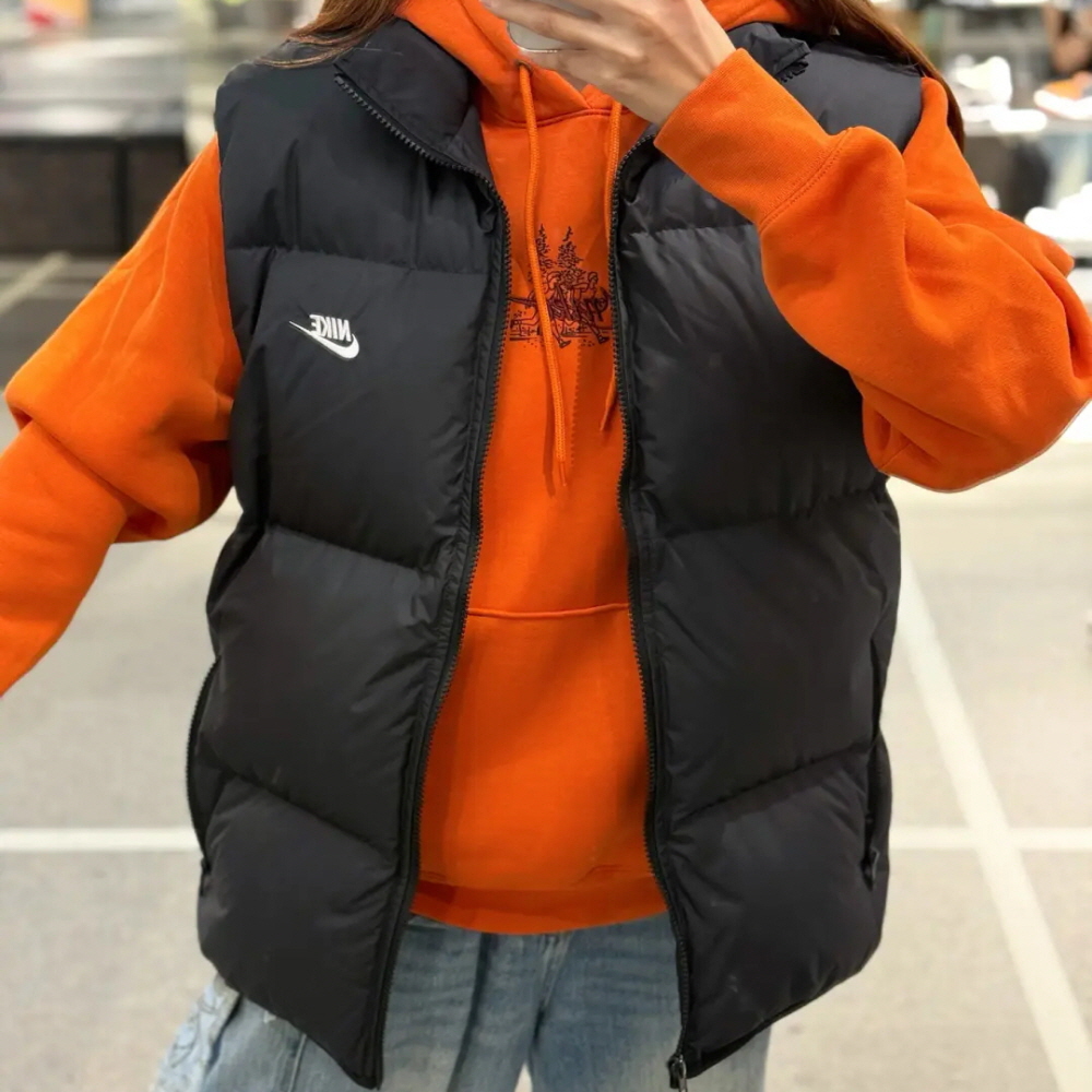 나이키 스포츠웨어 클럽 써마 핏 패딩 베스트 블랙 IB2978-010 이미지 8