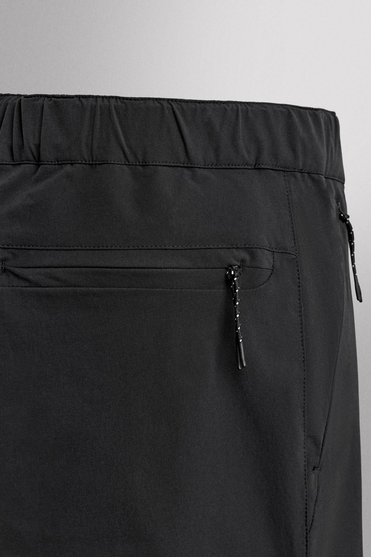 자라 테크니컬 슬림핏 벨티드 블랙 스포츠 팬츠 1732/309 BLACK - 상세 이미지 4