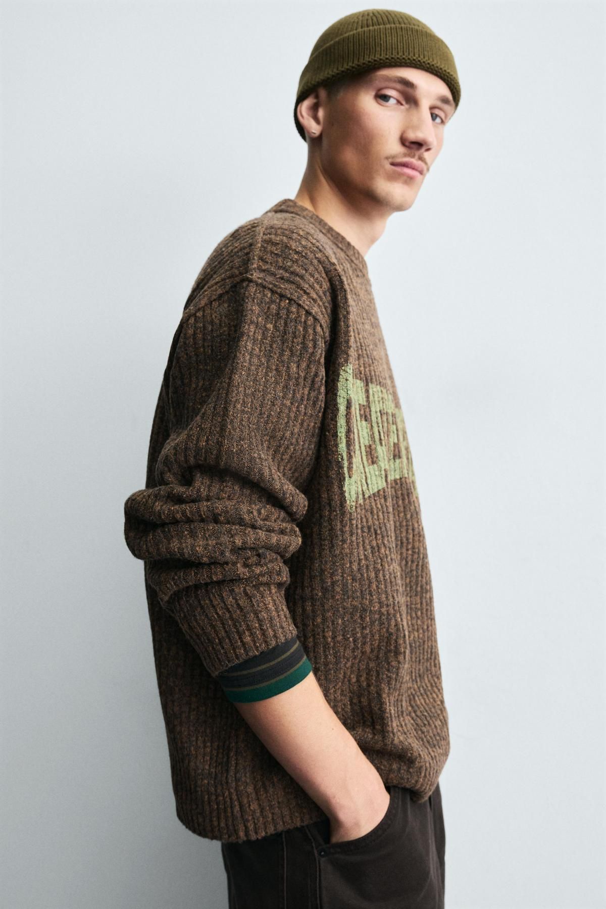 자라 라운드넥 브라운 슬로건 골지 니트 스웨터 3920/160 BROWN 이미지 7
