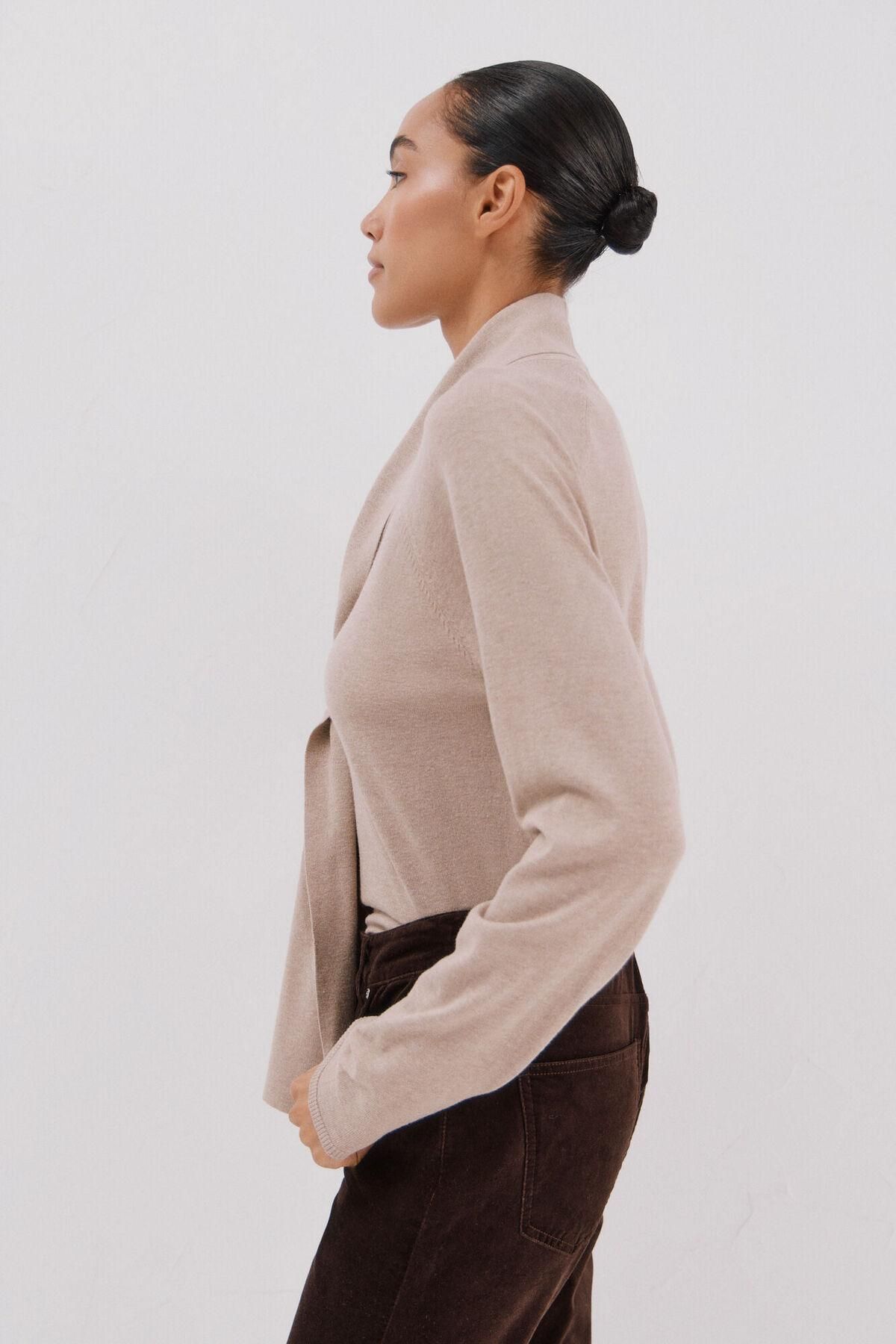 꼬르떼피엘 메탈 장식 브이넥 스카프 니트 탑 6212646 BEIGE - 상세 이미지 4