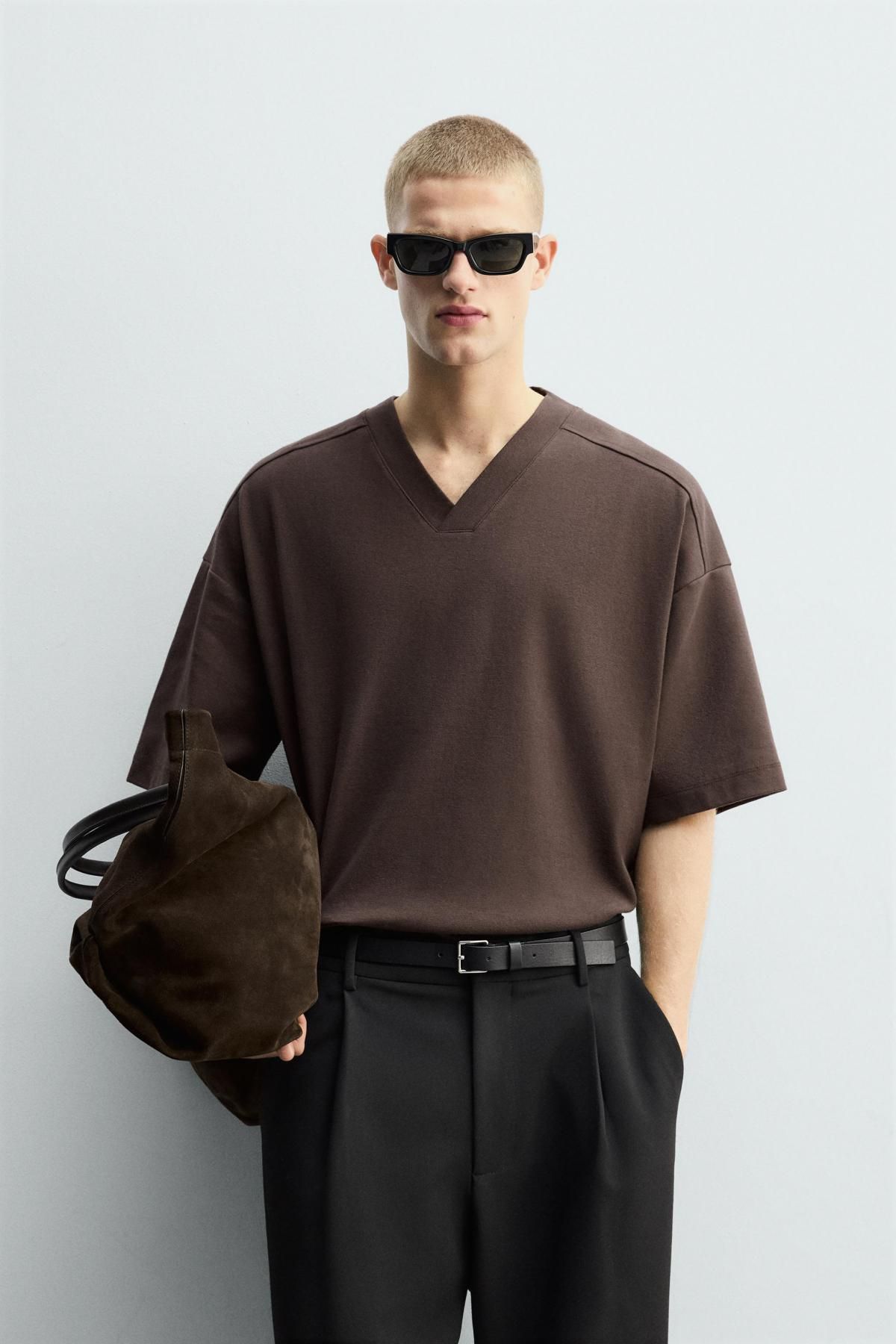자라 오버핏 브이넥 브라운 반팔 스웨트셔츠 3992/370 CHOCOLATE - 상세 이미지 3